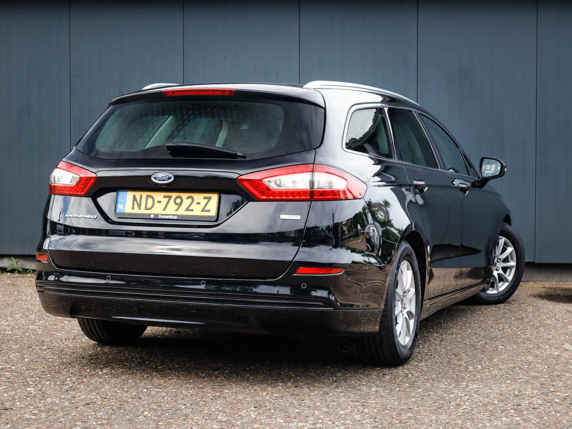 Ford Mondeo Wagon 1.5 TDCi Titanium SE (120 PK) Keurig-Onderh, 12-Mnd-BOVAG, NL-Auto, Airco, Keyless-Entry/Start, Cruisecontrol, Elek.- Achterklep, Bluetooth, Stoelverwarming, Skiluik, Lm-Velgen-16Inch, Privacy-Glas - 3/38