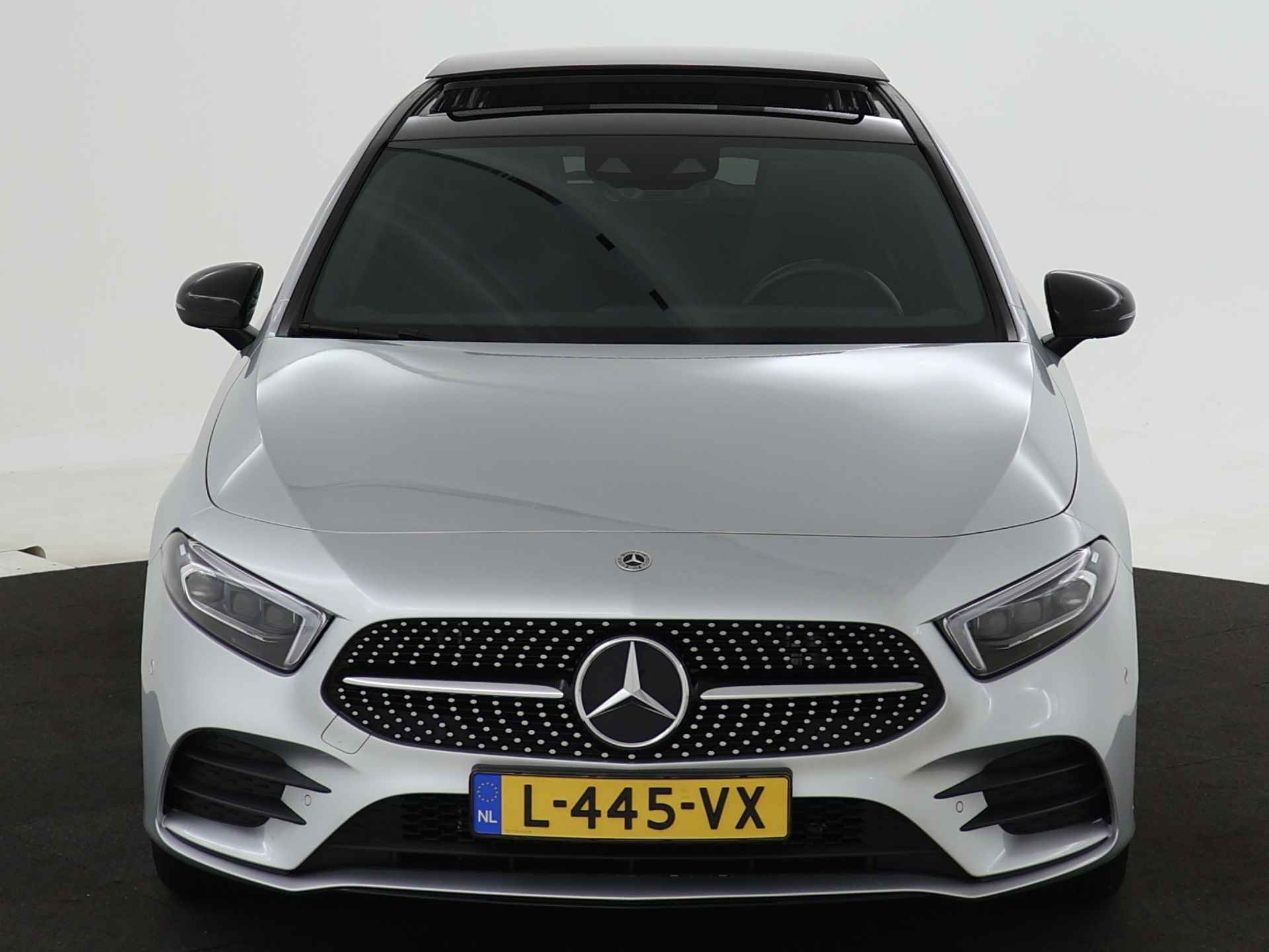 Mercedes-Benz A-Klasse 250 e Business Solution AMG Limited | Panoramadak | Memory Seats | MultiBeam | Navigatie | Trekhaak | Inclusief 24 maanden Mercedes-Benz Certified garantie voor Europa. - 28/46