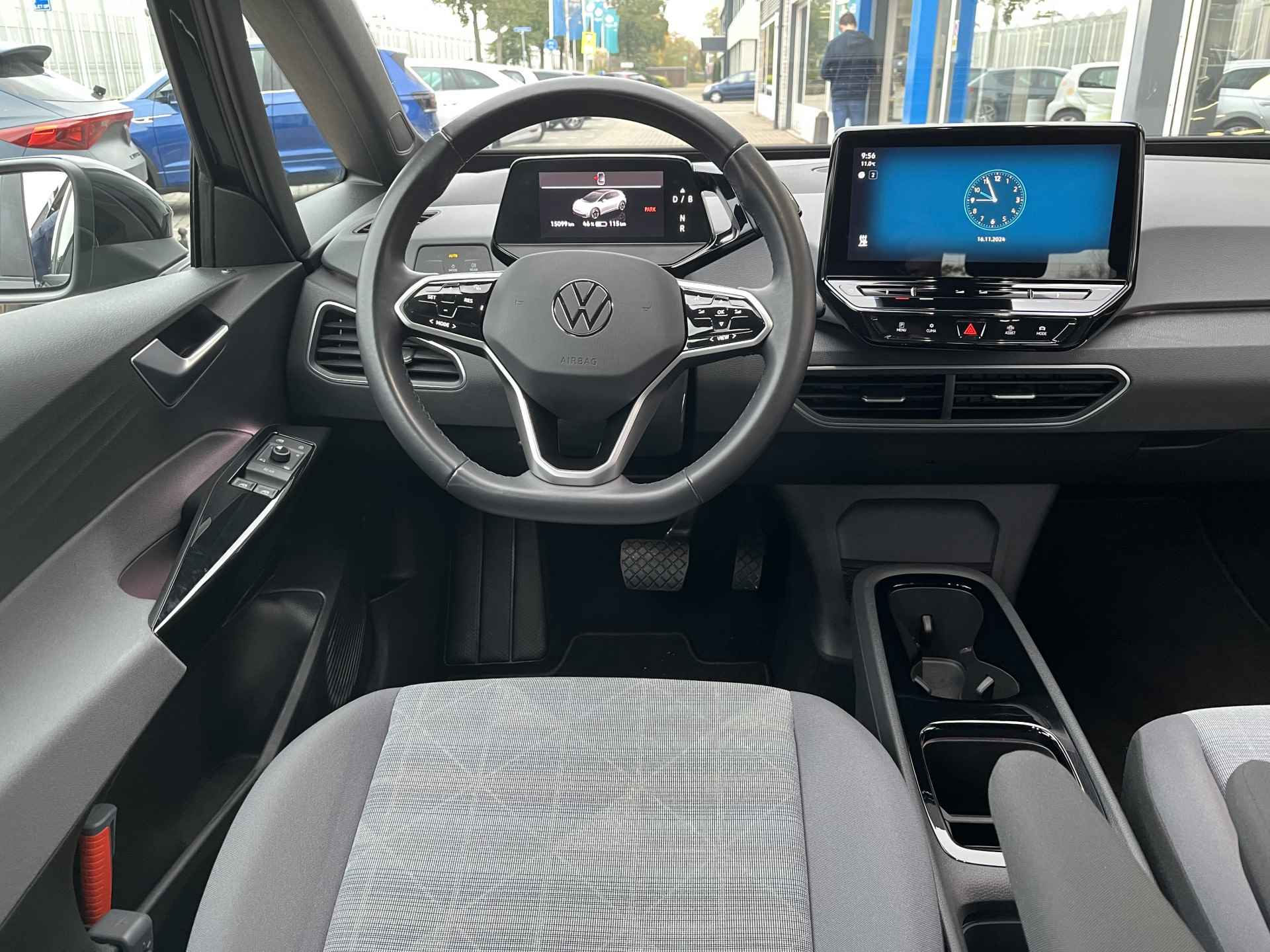 Volkswagen ID.3 Pure 45 kWh / SUBSIDIE/ PARK. SENSOREN/ LED/ SNELLADER 110KW /STOEL EN STUUR VERWARM./ ADAPT. CRUISE/ APP CONNECT/ NAVI/ CLIMA/ DAB/ 18" LMV/ - 9/44