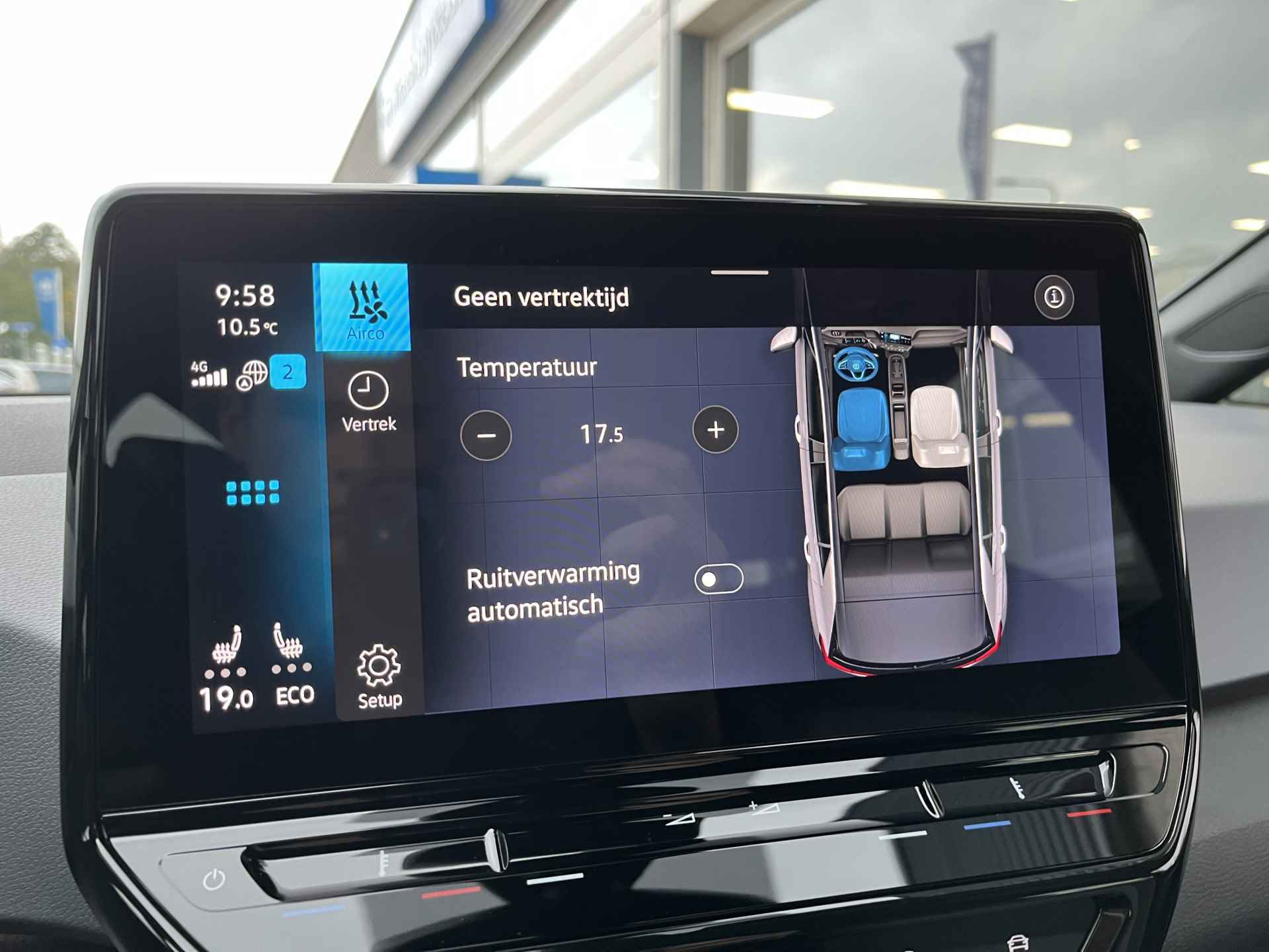 Volkswagen ID.3 Pure 45 kWh / SUBSIDIE/ PARK. SENSOREN/ LED/ SNELLADER 110KW /STOEL EN STUUR VERWARM./ ADAPT. CRUISE/ APP CONNECT/ NAVI/ CLIMA/ DAB/ 18" LMV/ - 24/44