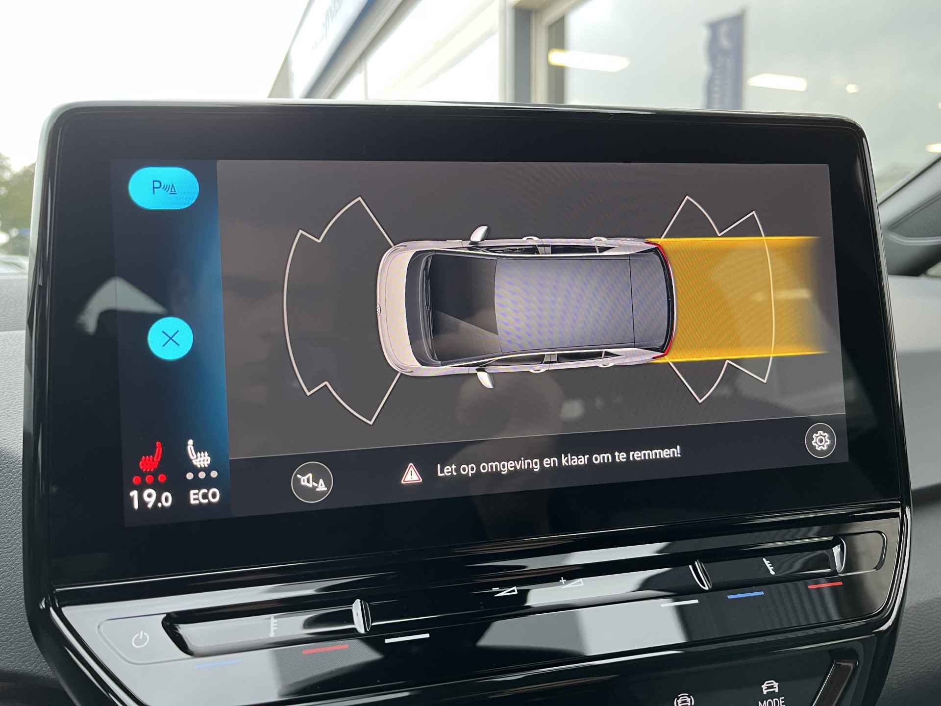 Volkswagen ID.3 Pure 45 kWh / SUBSIDIE/ PARK. SENSOREN/ LED/ SNELLADER 110KW /STOEL EN STUUR VERWARM./ ADAPT. CRUISE/ APP CONNECT/ NAVI/ CLIMA/ DAB/ 18" LMV/ - 29/44