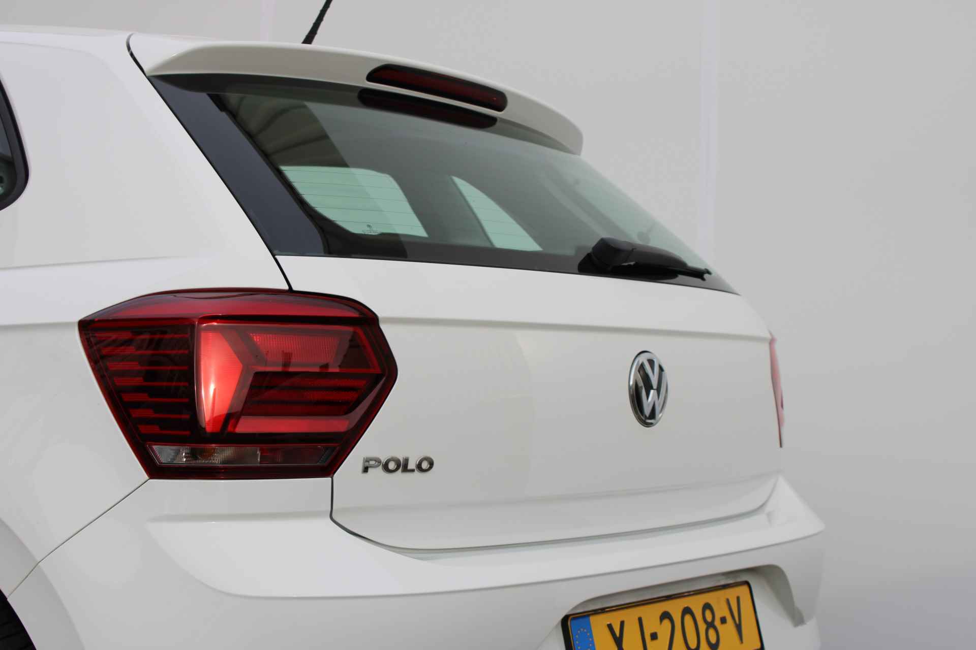 Volkswagen Polo Comfortline Business 1.0 TSI 95 pk DSG | Apple Carplay | LED | Airco | 15"Lmv - 9/42