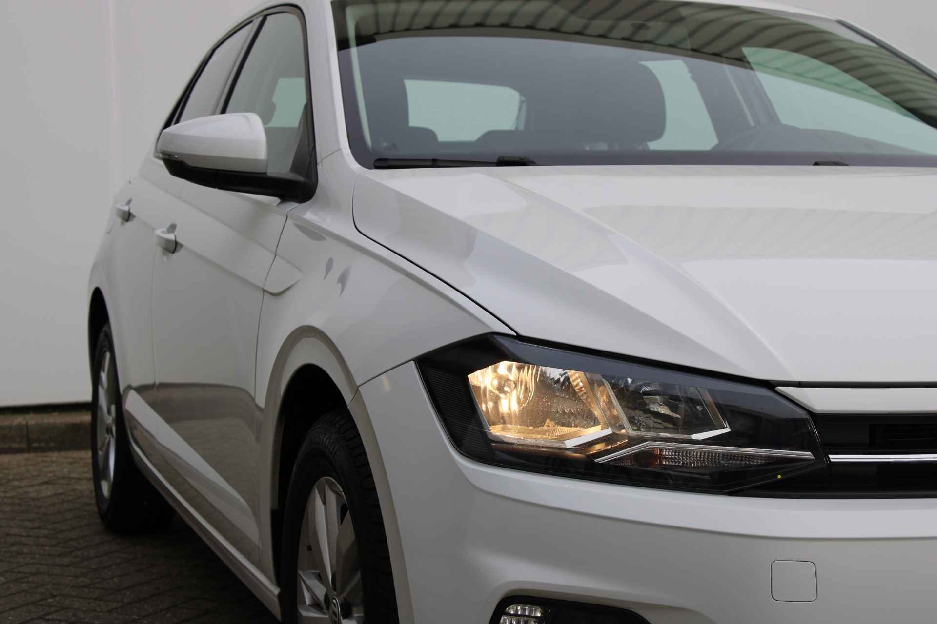 Volkswagen Polo Comfortline Business 1.0 TSI 95 pk DSG | Apple Carplay | LED | Airco | 15"Lmv - 26/42