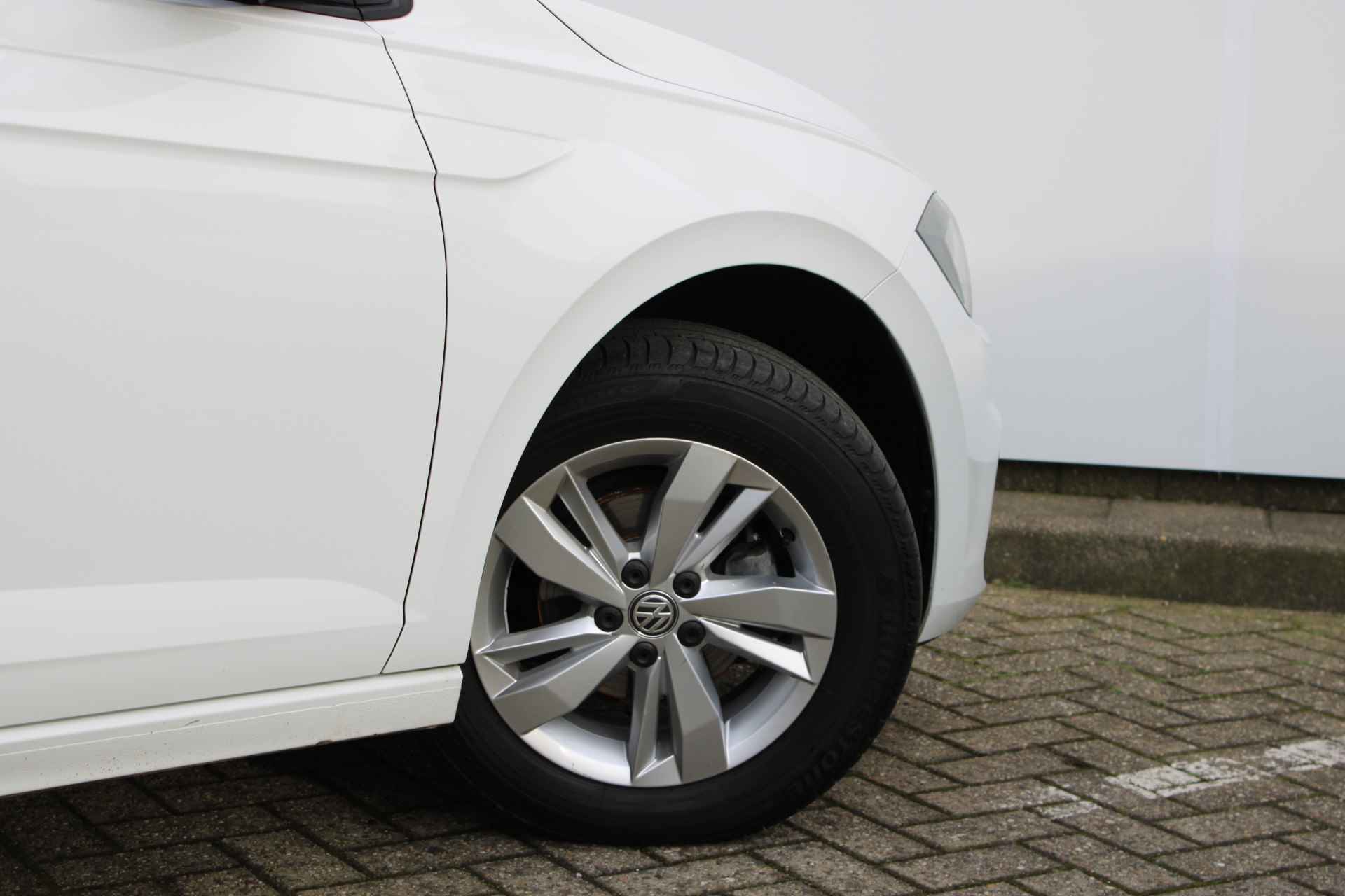 Volkswagen Polo Comfortline Business 1.0 TSI 95 pk DSG | Apple Carplay | LED | Airco | 15"Lmv - 27/42