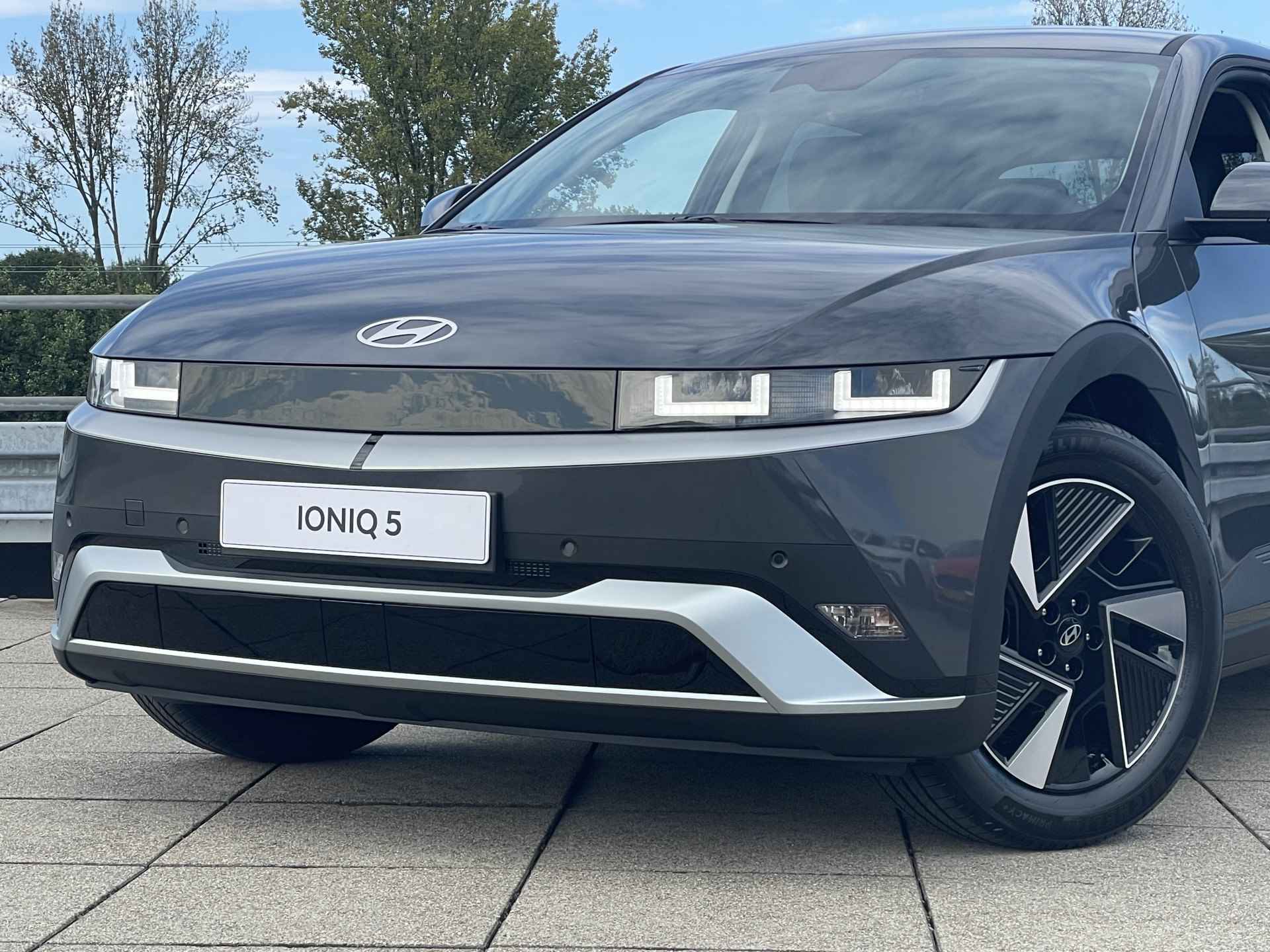 Hyundai IONIQ 5 Connect+ 84 kWh FACELIFT MODEL | LEDER | STOELVERWARMING Uit voorraad leverbaar! - 8/38