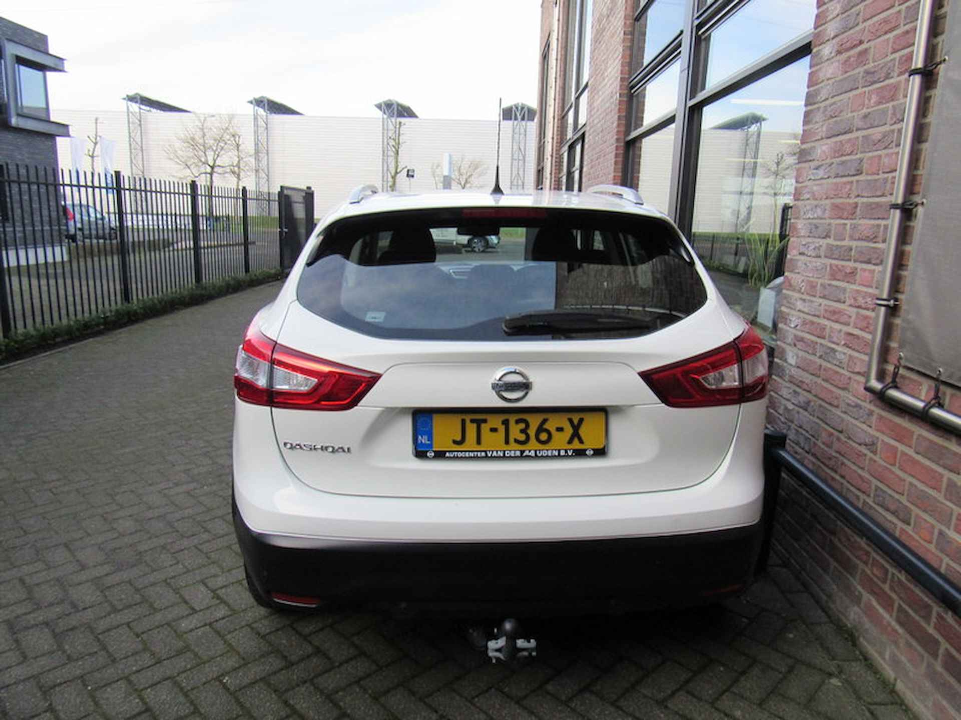 NISSAN Qashqai 1.2 115pk DIG-T XTRONIC Acenta met navigatie en dakrails en trekhaak - 3/30