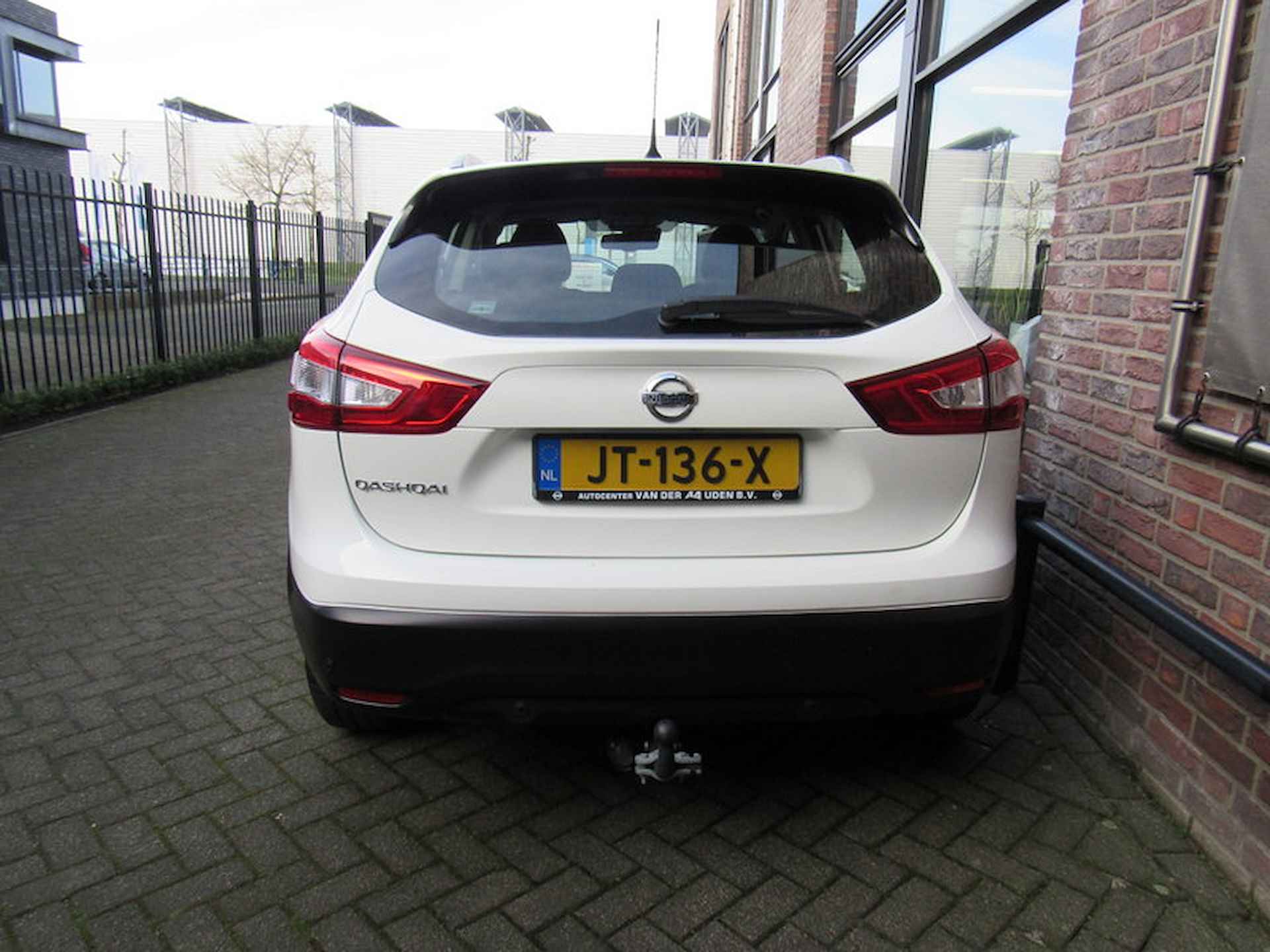 NISSAN Qashqai 1.2 115pk DIG-T XTRONIC Acenta met navigatie en dakrails en trekhaak - 5/30