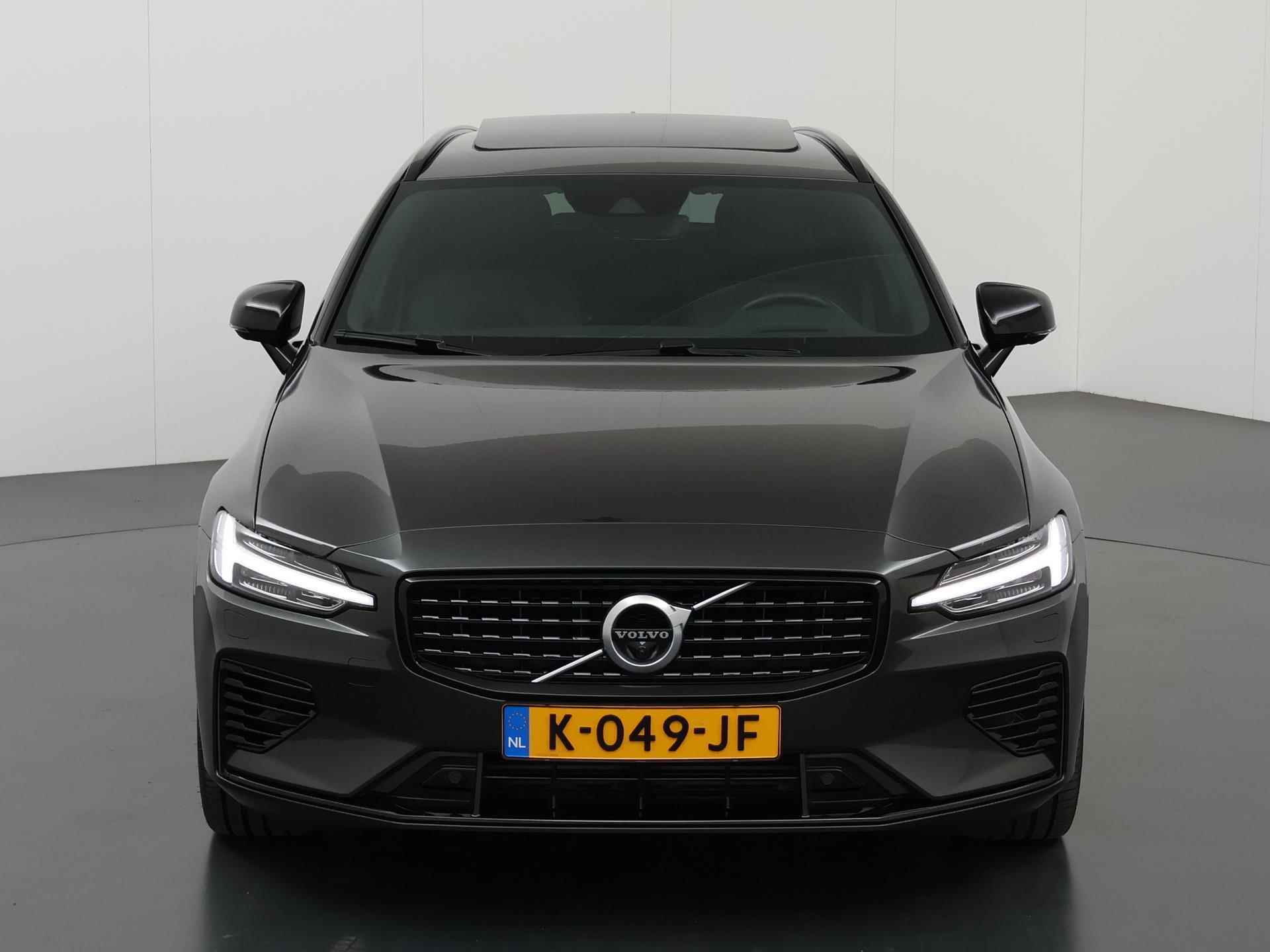 Volvo V60 2.0 T6 Recharge AWD R-Design | Panoramadak | Navigatie | Harman Kardon | Climate Control | Bluetooth | Cruise control Adaptief | - 4/46
