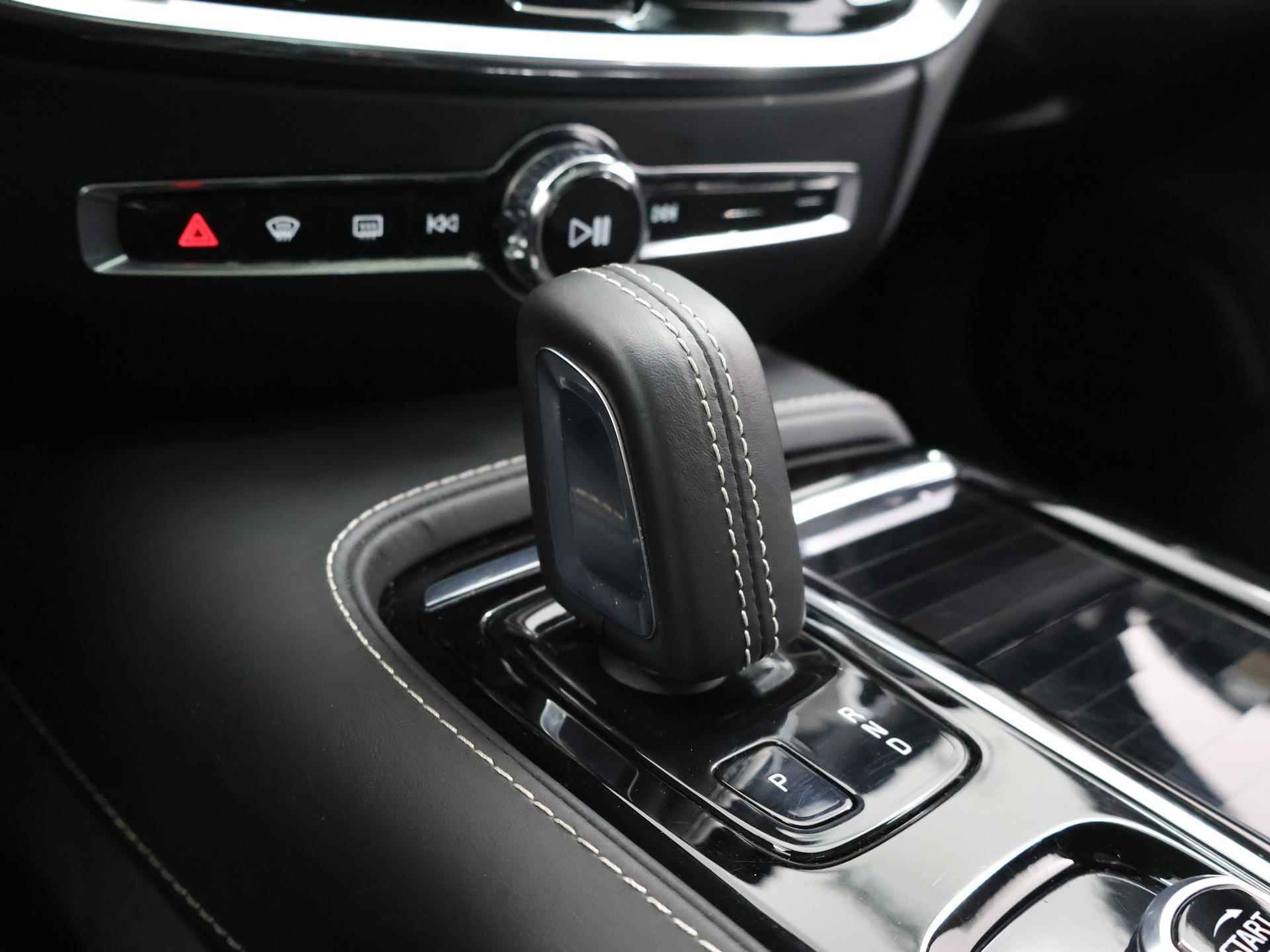 Volvo V60 2.0 T6 Recharge AWD R-Design | Panoramadak | Navigatie | Harman Kardon | Climate Control | Bluetooth | Cruise control Adaptief | - 27/46