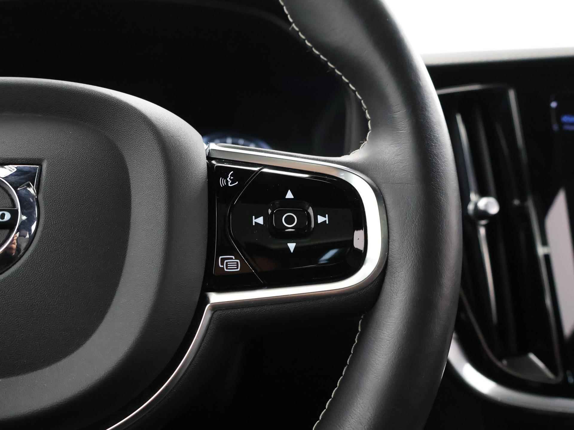Volvo V60 2.0 T6 Recharge AWD R-Design | Panoramadak | Navigatie | Harman Kardon | Climate Control | Bluetooth | Cruise control Adaptief | - 30/46