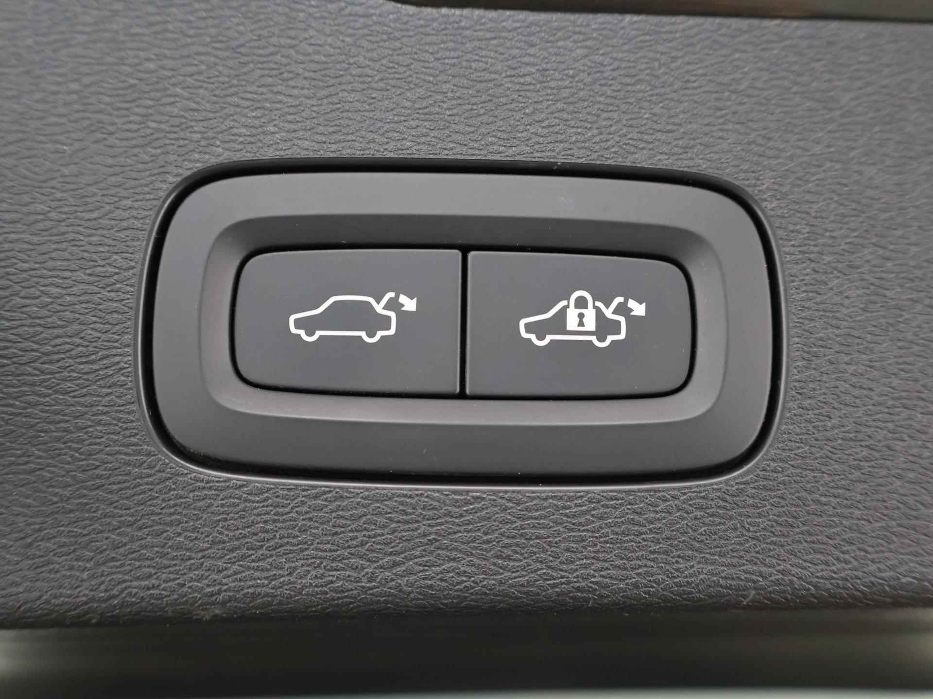 Volvo V60 2.0 T6 Recharge AWD R-Design | Panoramadak | Navigatie | Harman Kardon | Climate Control | Bluetooth | Cruise control Adaptief | - 42/46