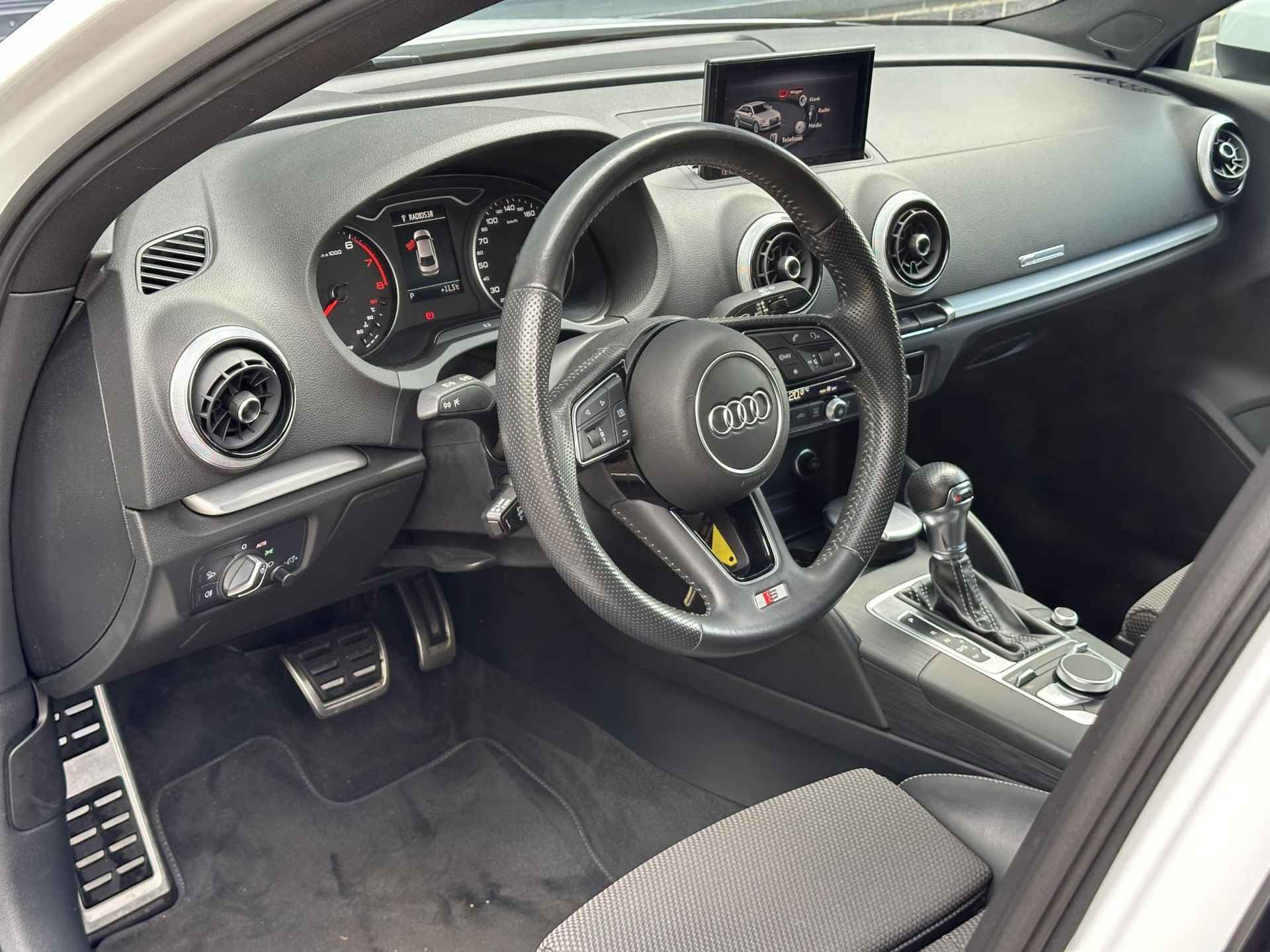 Audi A3 Limousine 1.0 TFSI Sport S Line Edition AUTOMAAT / Navigatie / 18inch LM velgen / LED koplampen / - 19/45