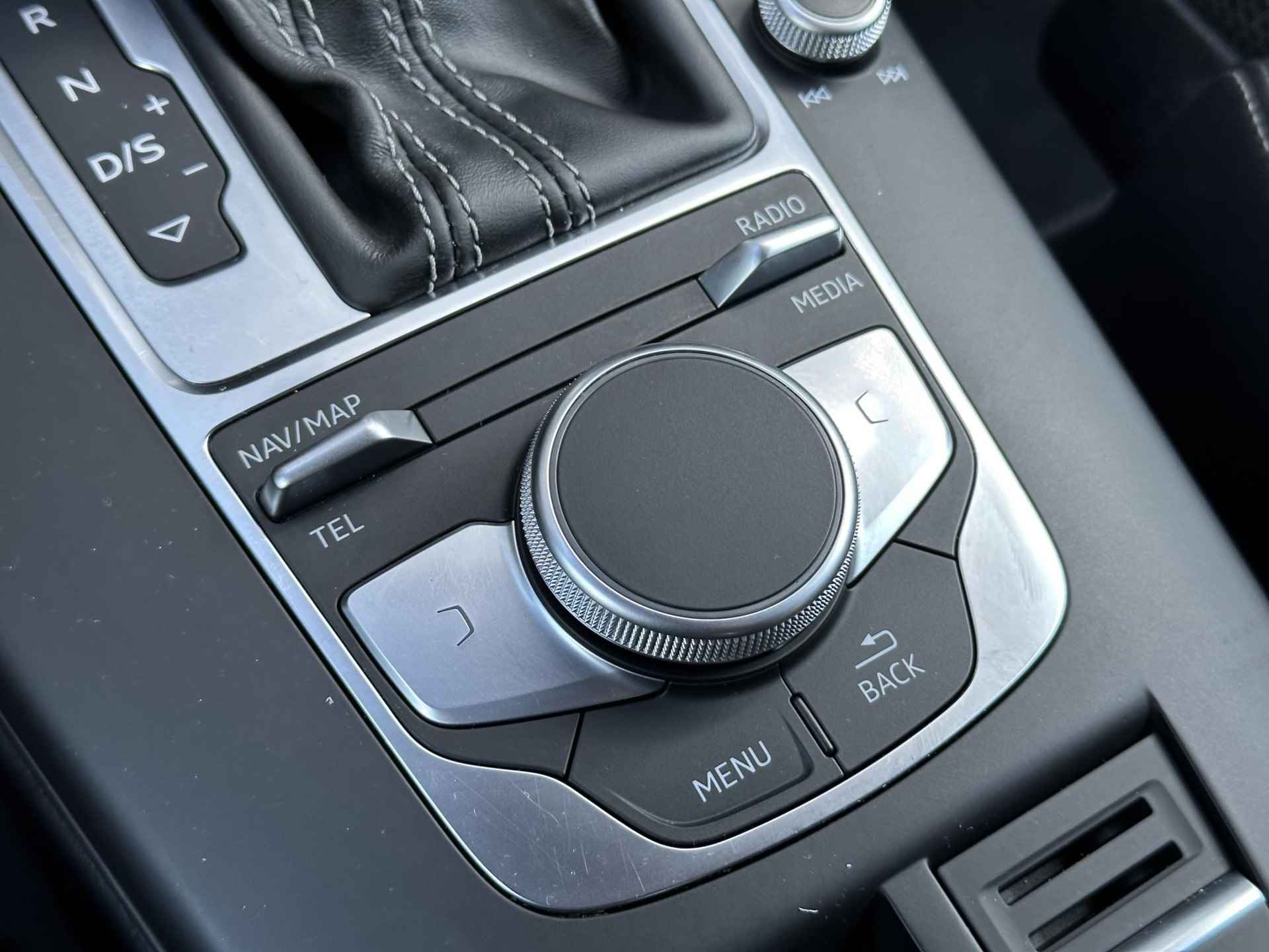 Audi A3 Limousine 1.0 TFSI Sport S Line Edition AUTOMAAT / Navigatie / 18inch LM velgen / LED koplampen / - 39/45