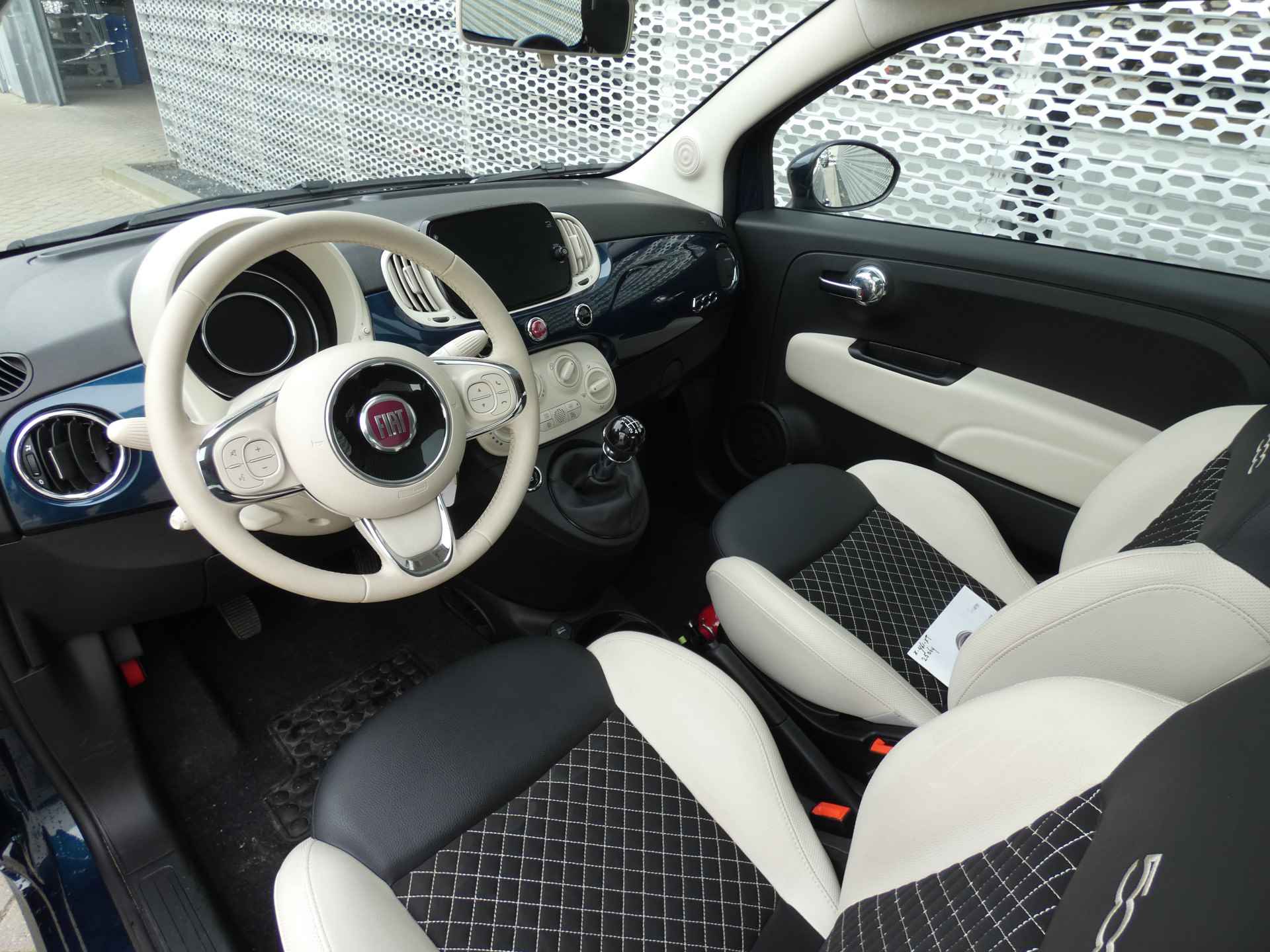Fiat 500 1.0 Hybrid Dolcevita ! Navigatie | Parkeerhulp | Panorama dak - 8/31