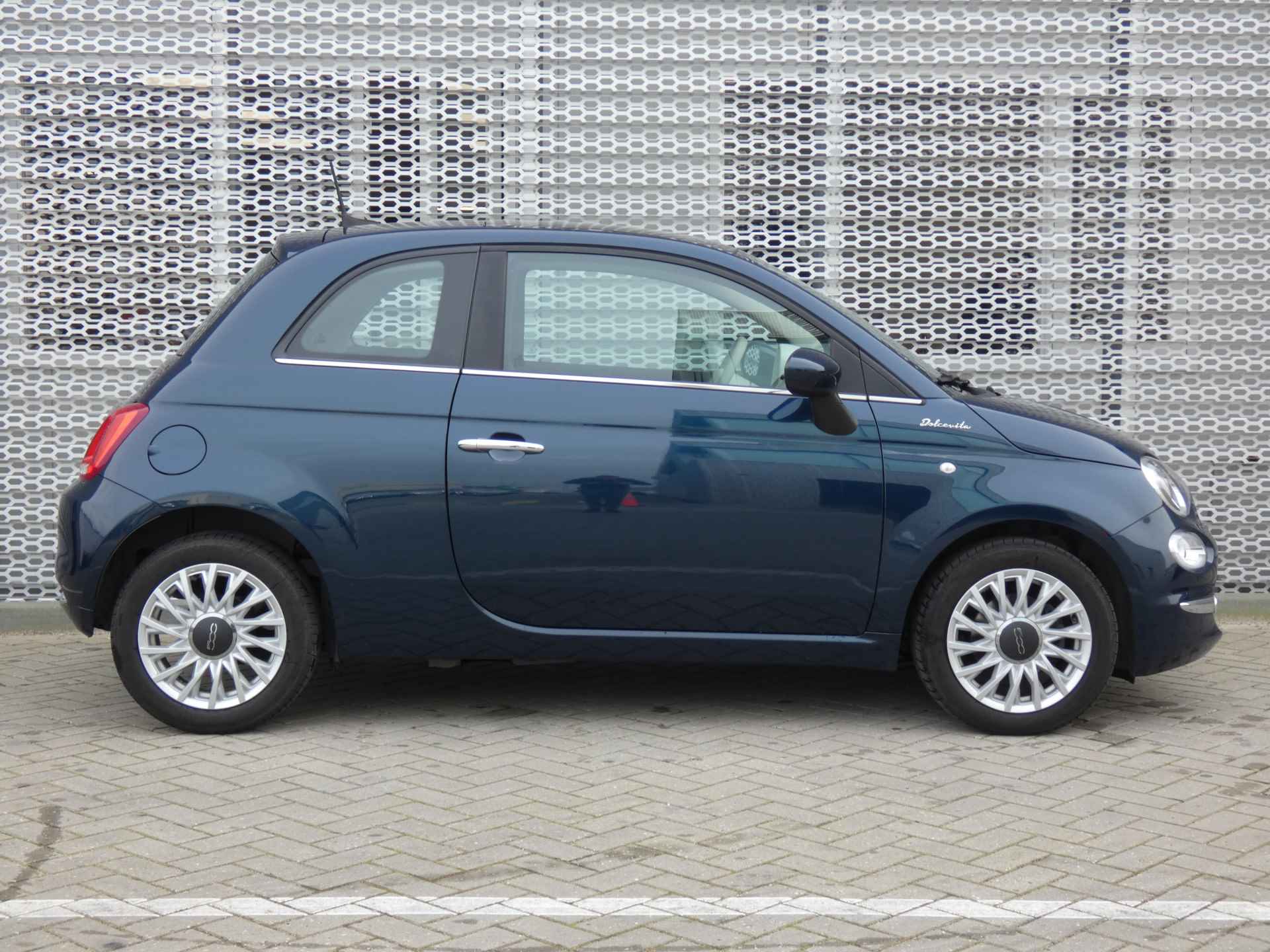 Fiat 500 1.0 Hybrid Dolcevita ! Navigatie | Parkeerhulp | Panorama dak - 28/31