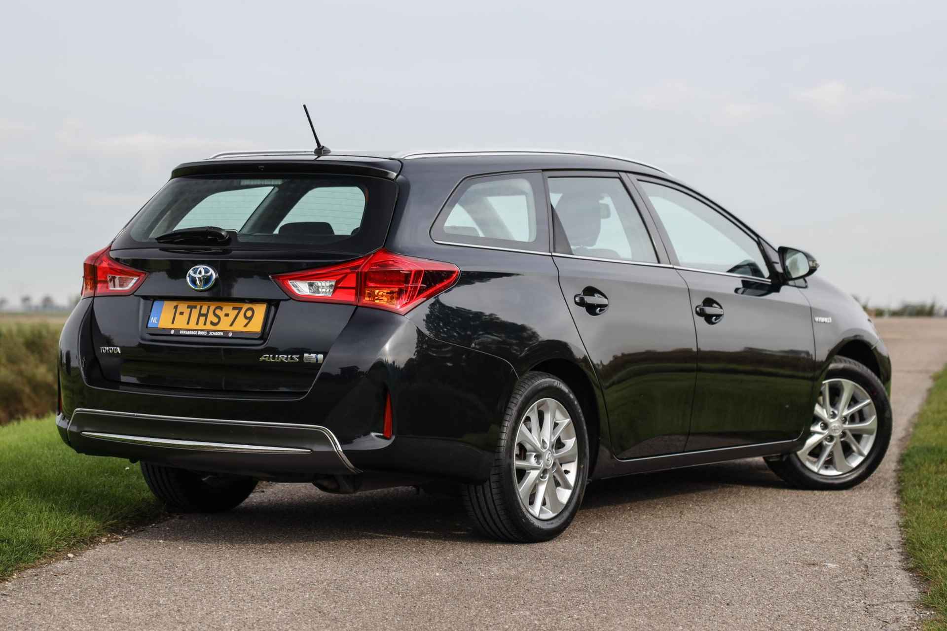 Toyota Auris Touring Sports 1.8 Hybrid Dynamic ✅ Navi ✅ Camera ✅ Clima - 3/34