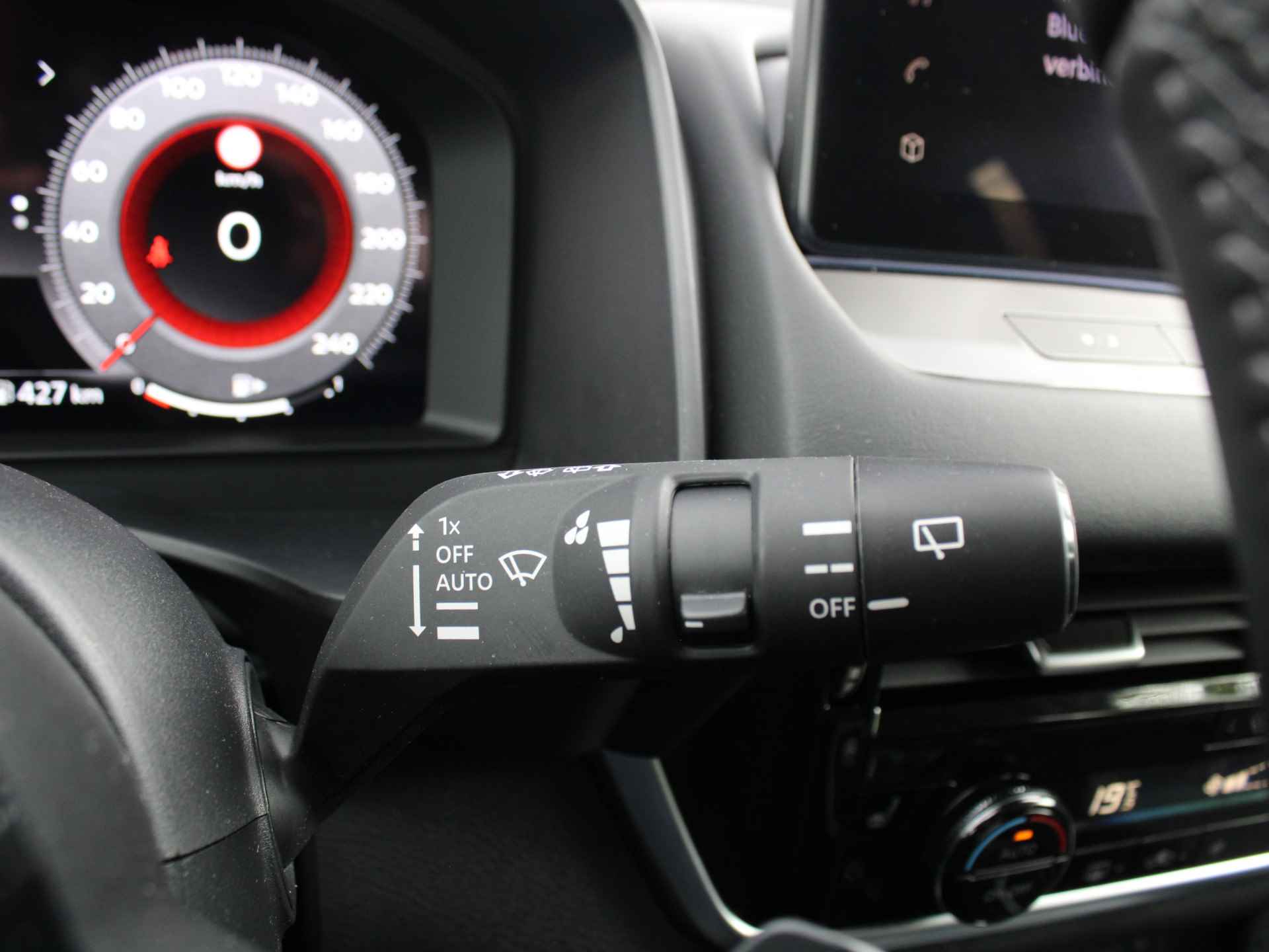 Nissan QASHQAI 1.3 MHEV 158pk Xtronic Automaat N-Connecta Navigatie, Camera 360, Climate Control, Voorruit-Stoel-Stuurverwarming, Lichtmetalen velgen - 32/47