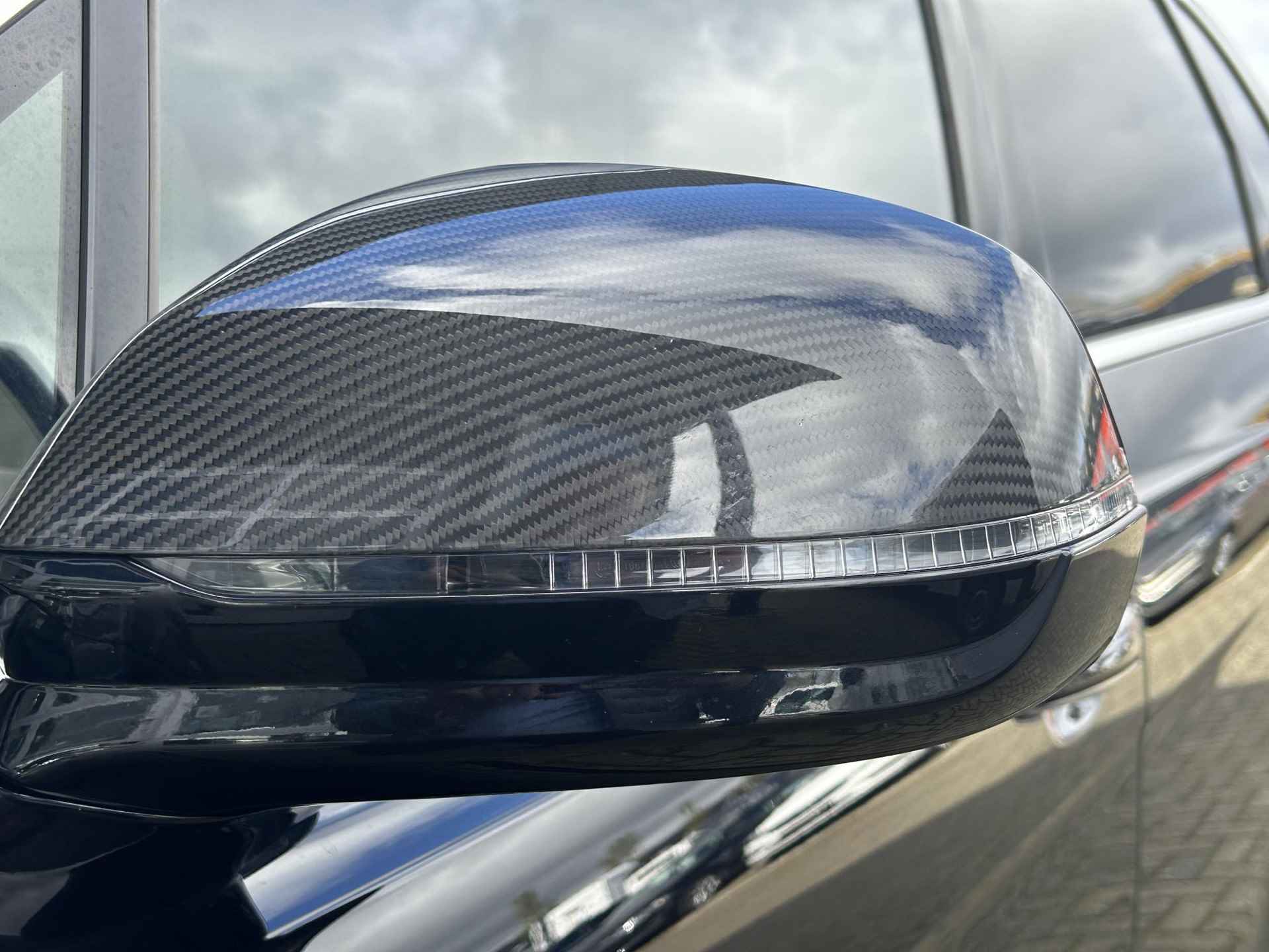 Bentley Bentayga 6.0 W12 | Nachtzicht | Adaptieve CruiseControl | 360 Camera | Panoramadak | 22” Lichtmetaal | Stuurwiel verwarmd | Elektrische zetels + Geheugen | NAIM Sound | Elektrische Trekhaak | Niveau Regeling | Carbon Pakket | NL Auto | - 42/47