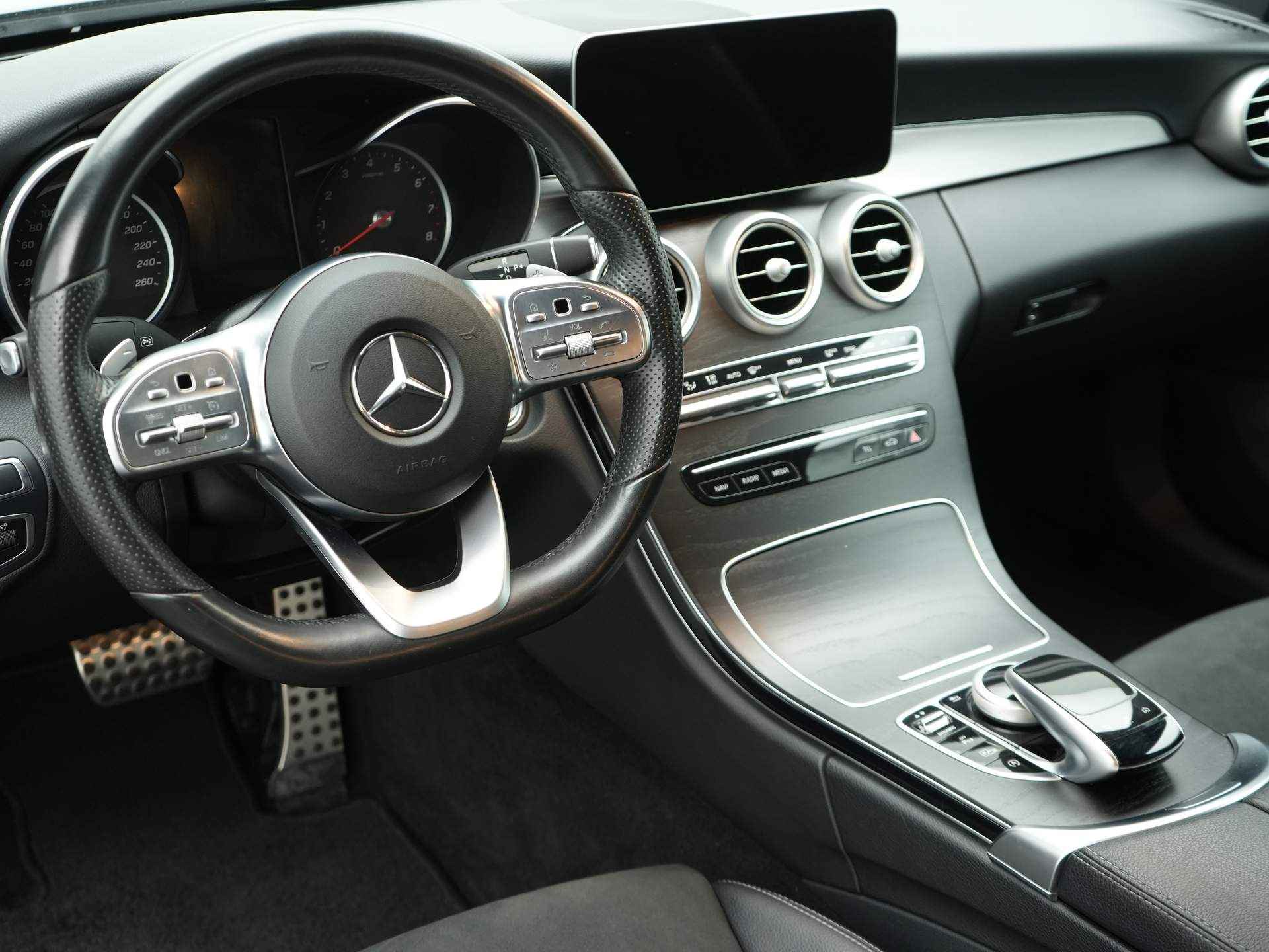 Mercedes-Benz C-Klasse Coupé 200 Premium Plus Pack - Achteruitrijcamera - Stoelverwarming - Sportieve Uitvoering - 7/29