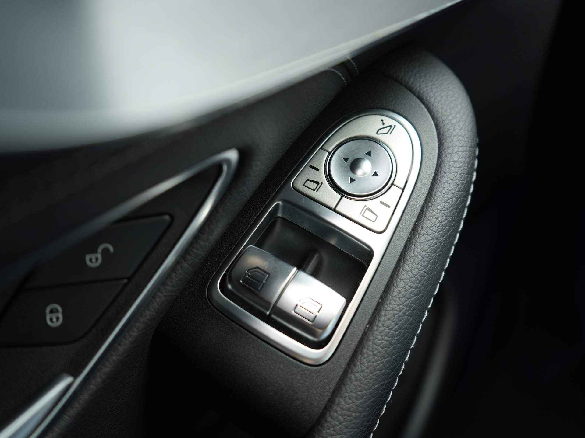 Mercedes-Benz C-Klasse Coupé 200 Premium Plus Pack - Achteruitrijcamera - Stoelverwarming - Sportieve Uitvoering - 21/29