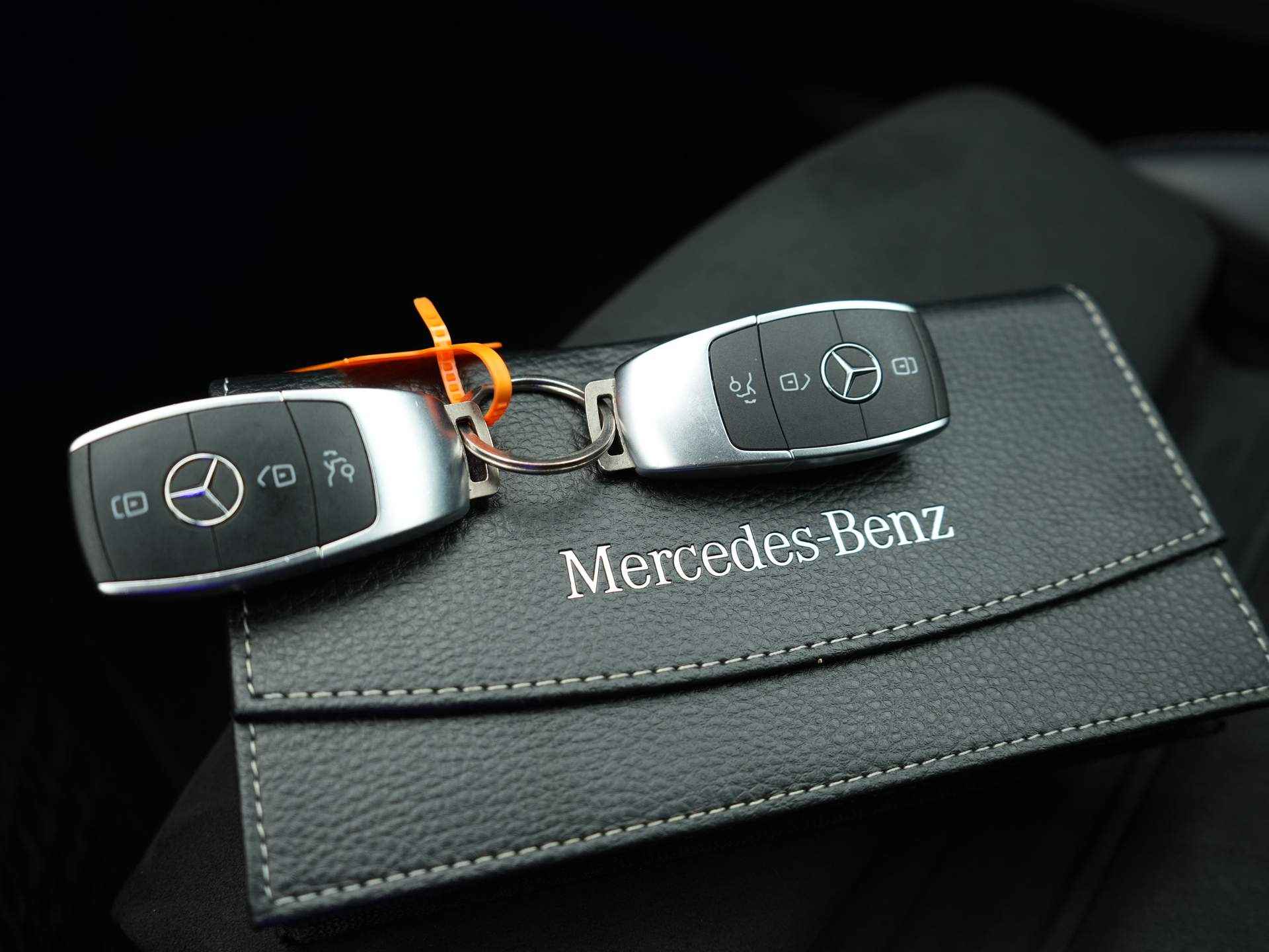 Mercedes-Benz C-Klasse Coupé 200 Premium Plus Pack - Achteruitrijcamera - Stoelverwarming - Sportieve Uitvoering - 25/29