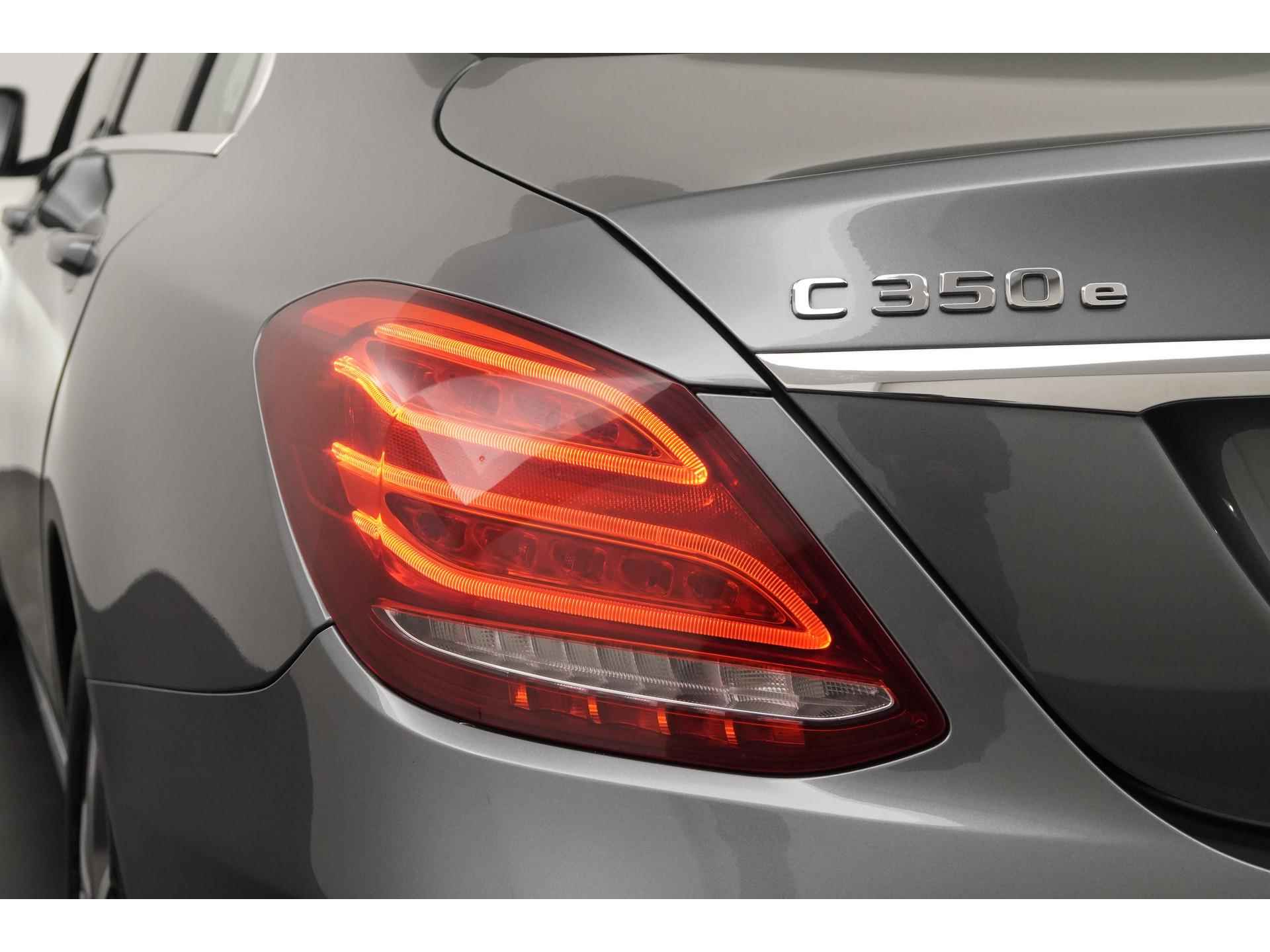 Mercedes-Benz C-Klasse 350e Avantgarde | Camera | Trekhaak | LED | Elek stoelbed |  Zondag Open! - 24/44