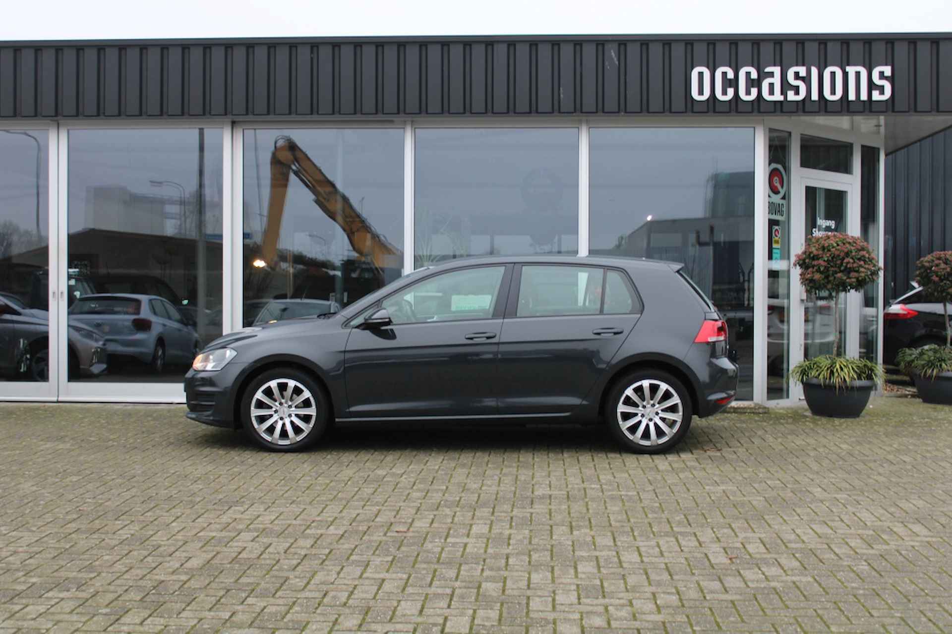 Volkswagen Golf 1.2 TSI Trend Ed. - 5/18