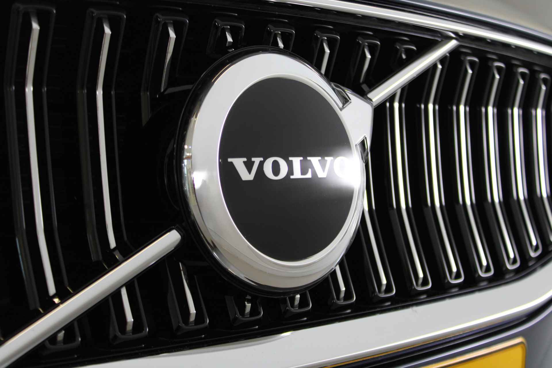 Volvo V60 T8 455PK AWD Plus Bright | Panoramadak | Trekhaak | Adapt LED | BLIS | Getint Glas | Achterb verw - 53/63