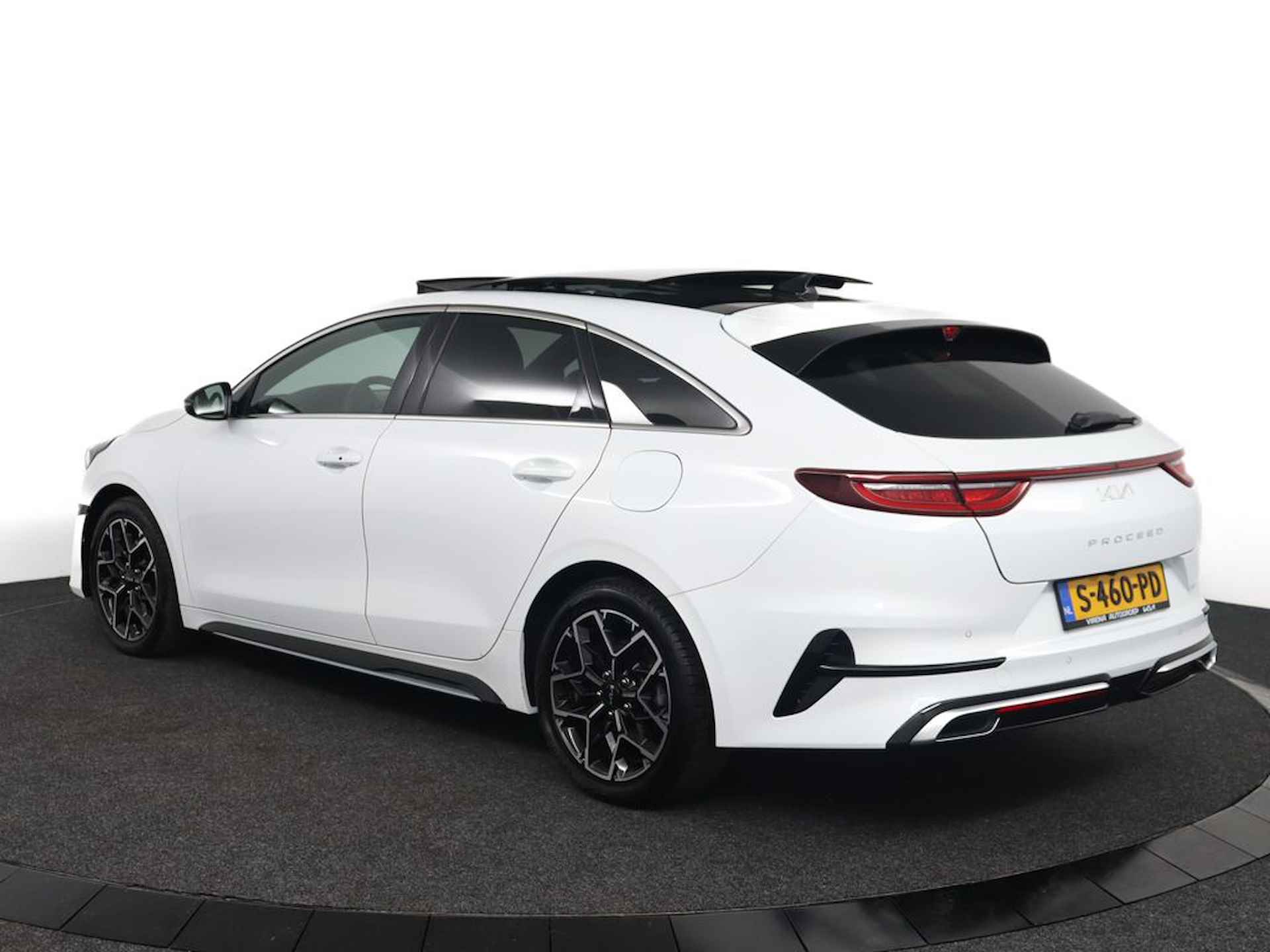 Kia ProCeed 1.5 T-GDi GT-Line - Automaat - Panorama / schuif-/kanteldak - lederen bekl. - Zwarte Hemel - Navigatie - Camera - Fabrieksgarantie t/m 03-2030 - 4/60