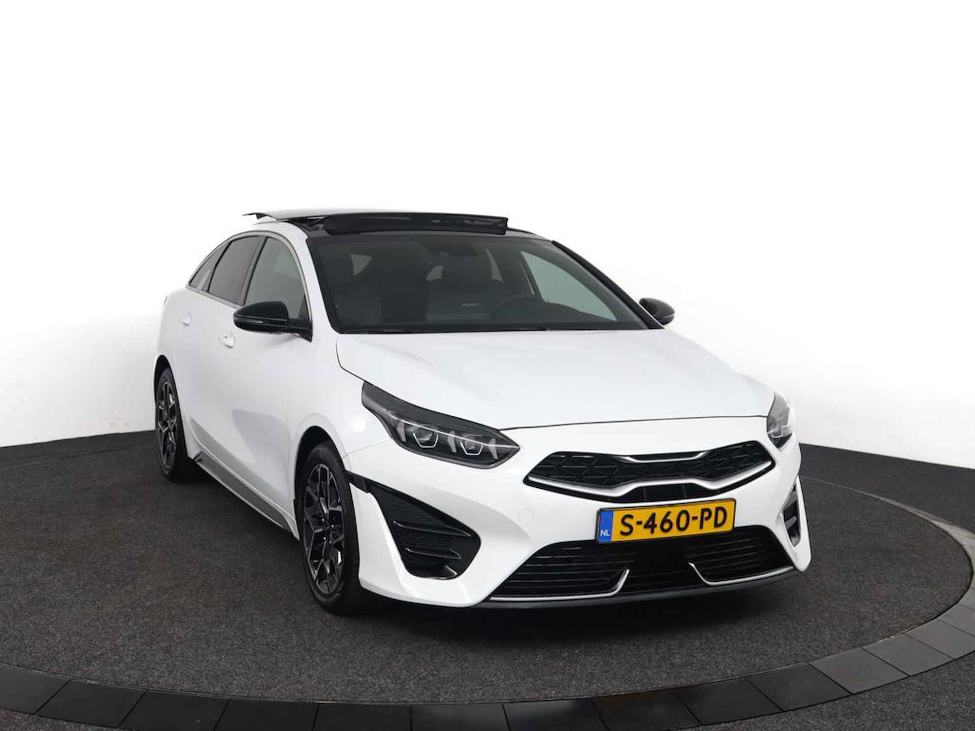 Kia ProCeed 1.5 T-GDi GT-Line - Automaat - Panorama / schuif-/kanteldak - lederen bekl. - Zwarte Hemel - Navigatie - Camera - Fabrieksgarantie t/m 03-2030 - 10/60