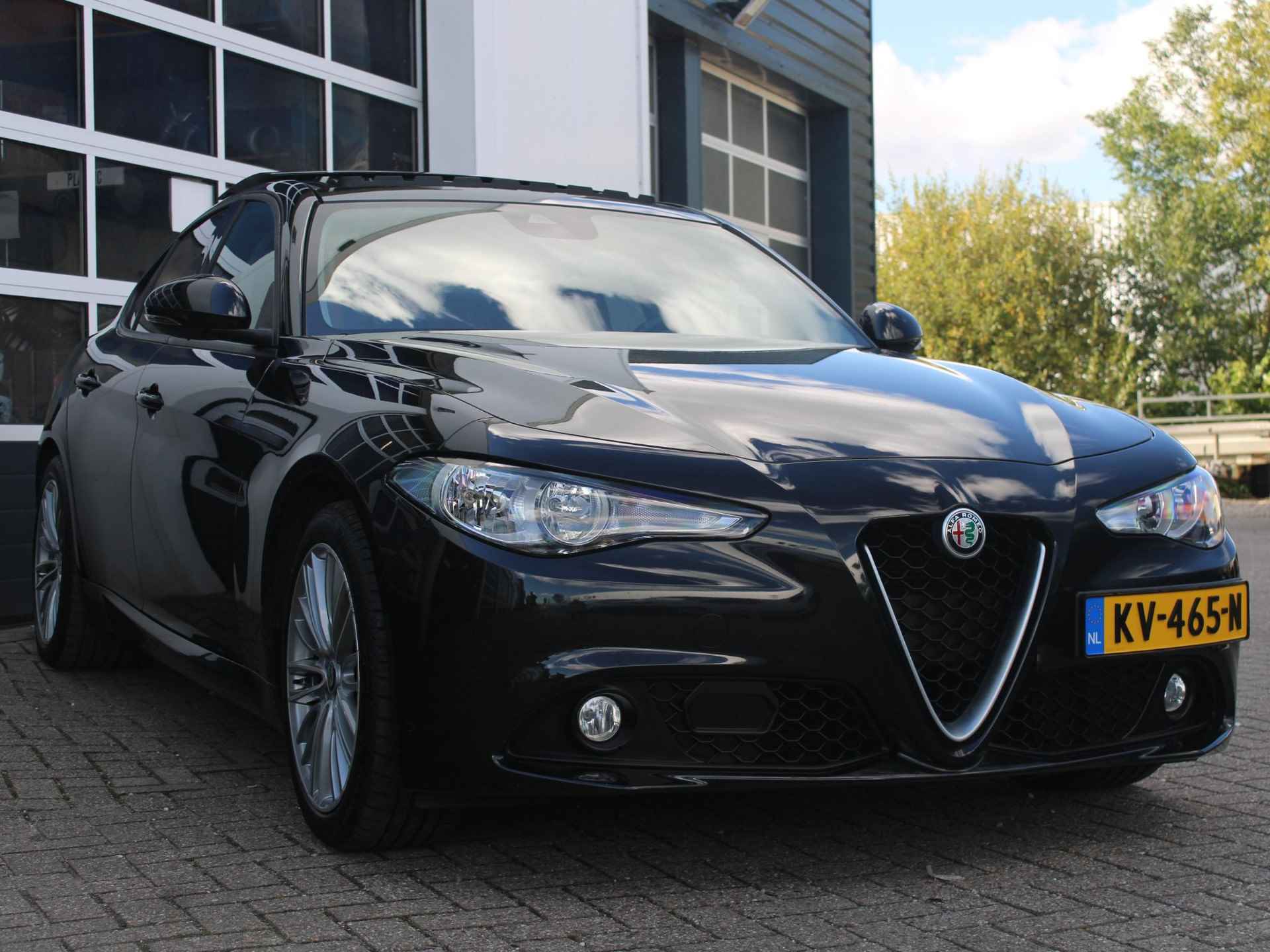 Alfa Romeo Giulia 2.0 Turbo Aut. 200pk Super | Bruin Leder | Schuif/Kanteldak | 18" - 3/27