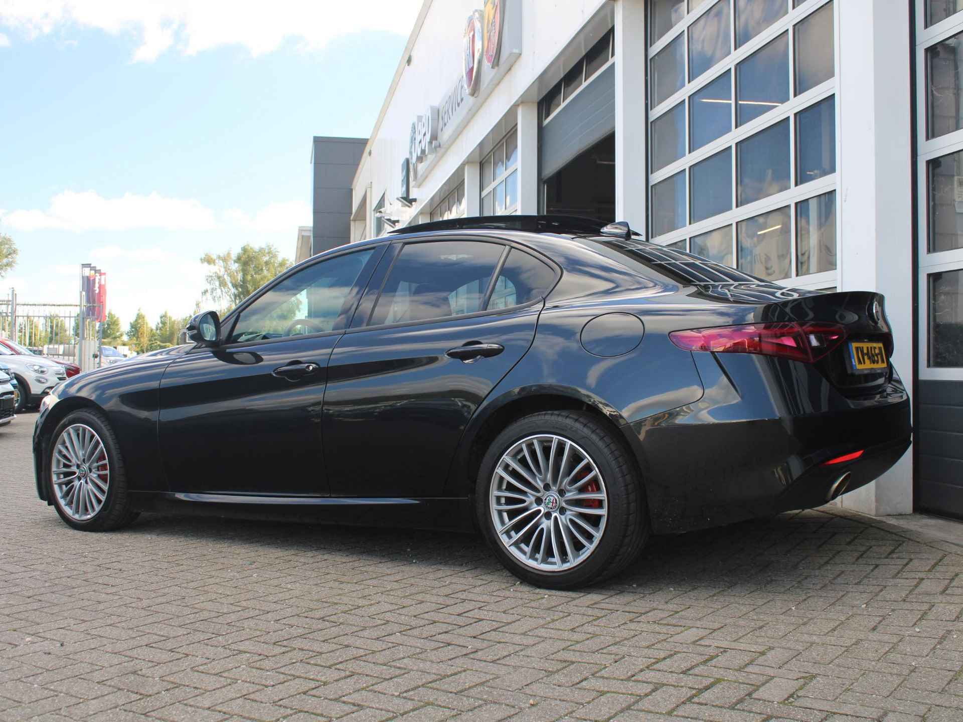 Alfa Romeo Giulia 2.0 Turbo Aut. 200pk Super | Bruin Leder | Schuif/Kanteldak | 18" - 6/27