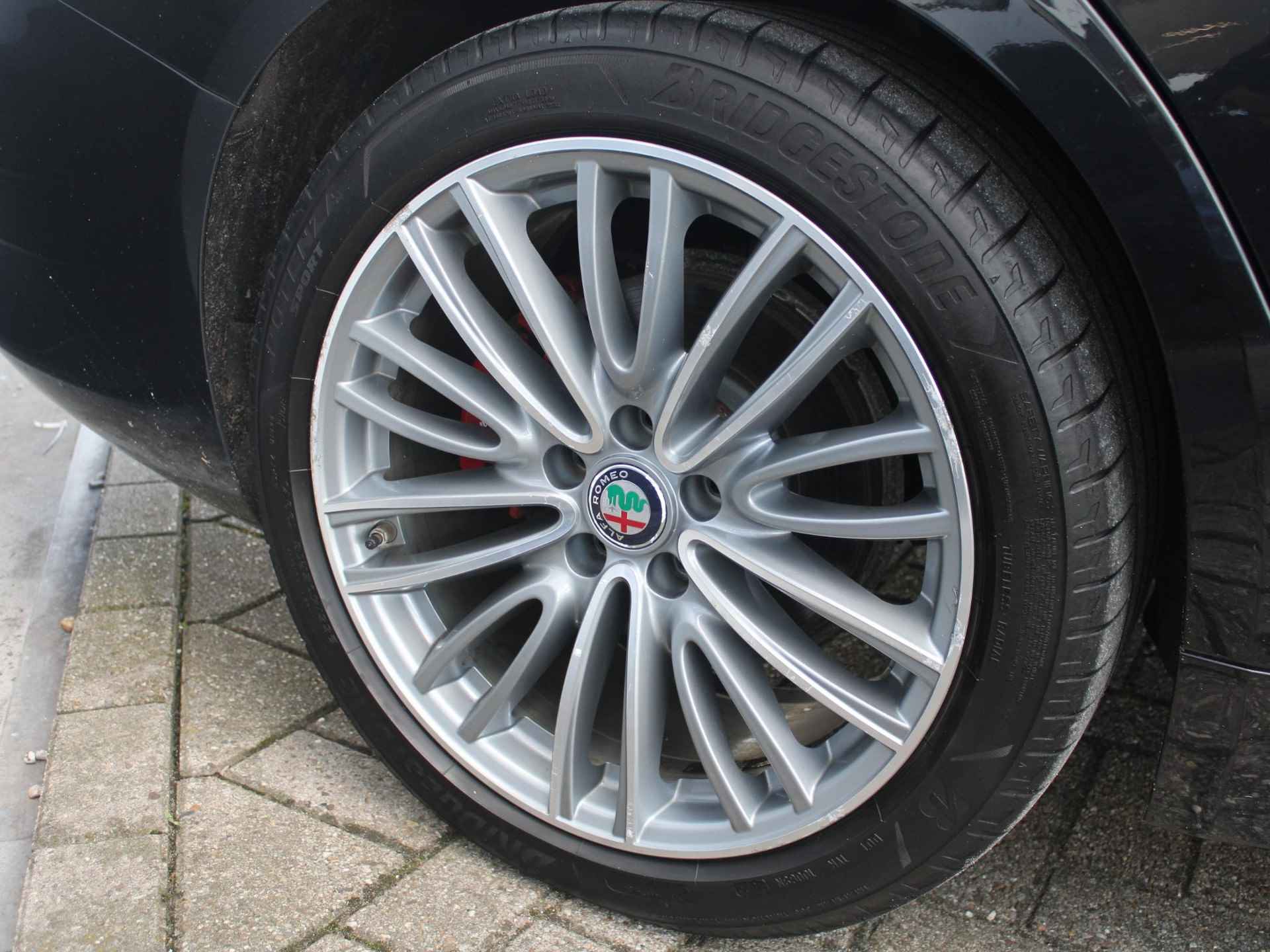 Alfa Romeo Giulia 2.0 Turbo Aut. 200pk Super | Bruin Leder | Schuif/Kanteldak | 18" - 18/27