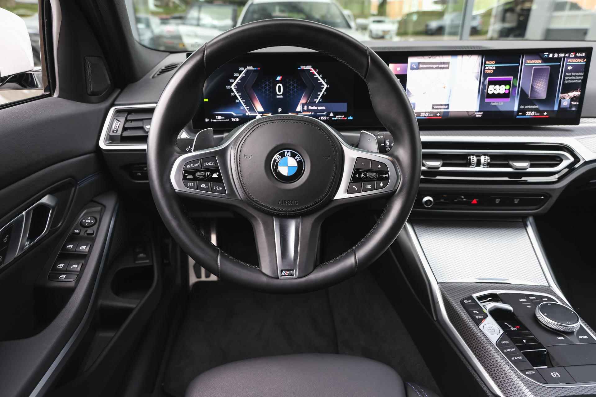 BMW 3 Serie Touring 330i Executive M Sport Automaat / Sportstoelen / Stoelverwarming / Parking Assistant / Active Cruise Control - 4/29