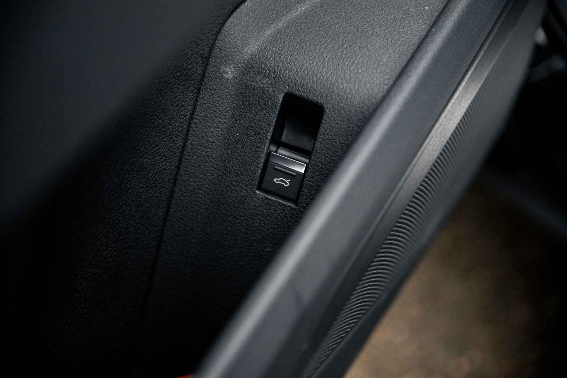 Audi e-tron 55 quattro S edition 95 kWh | Luchtvering | Achteruitrijcamera | - 34/71
