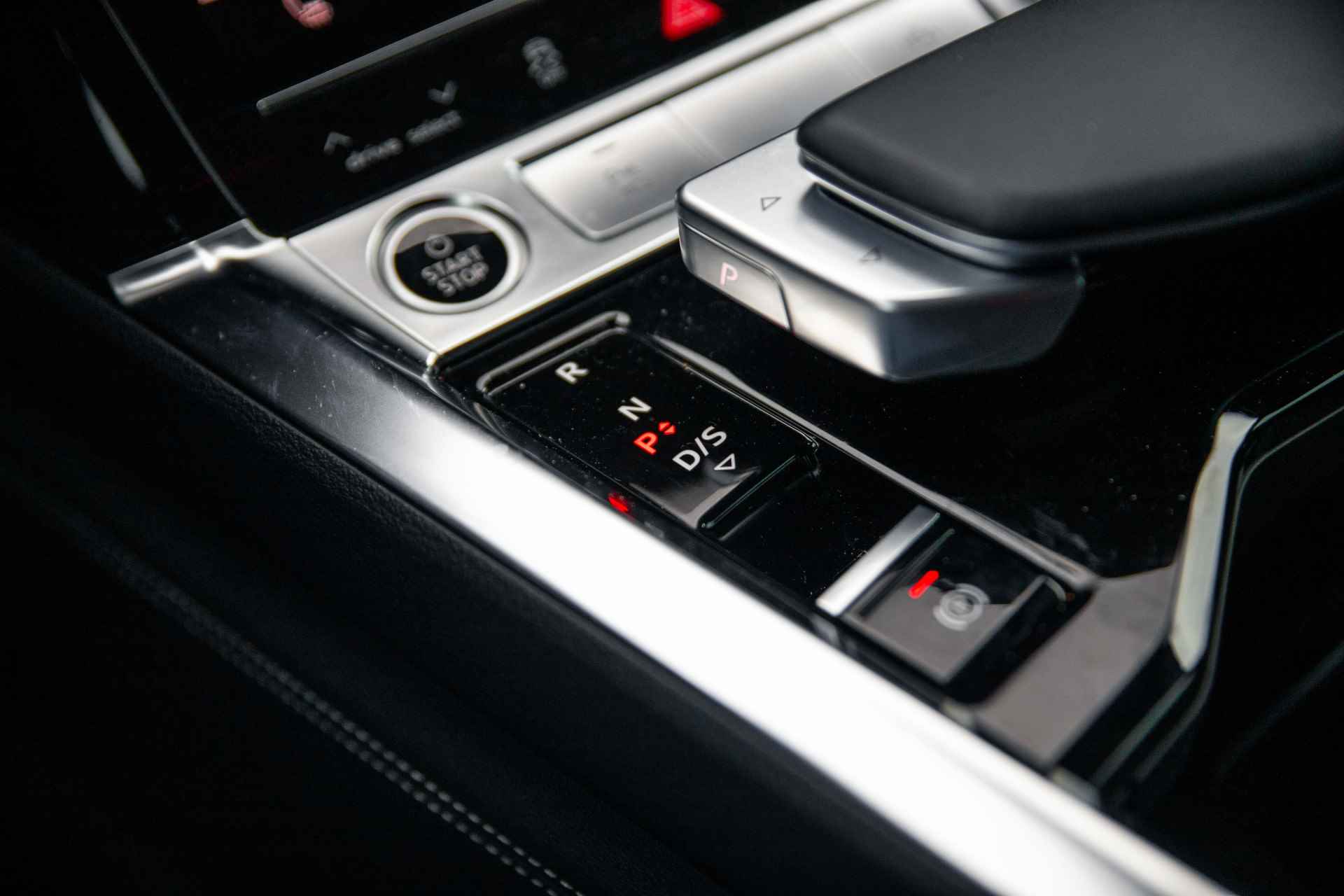 Audi e-tron 55 quattro S edition 95 kWh | Luchtvering | Achteruitrijcamera | - 47/71