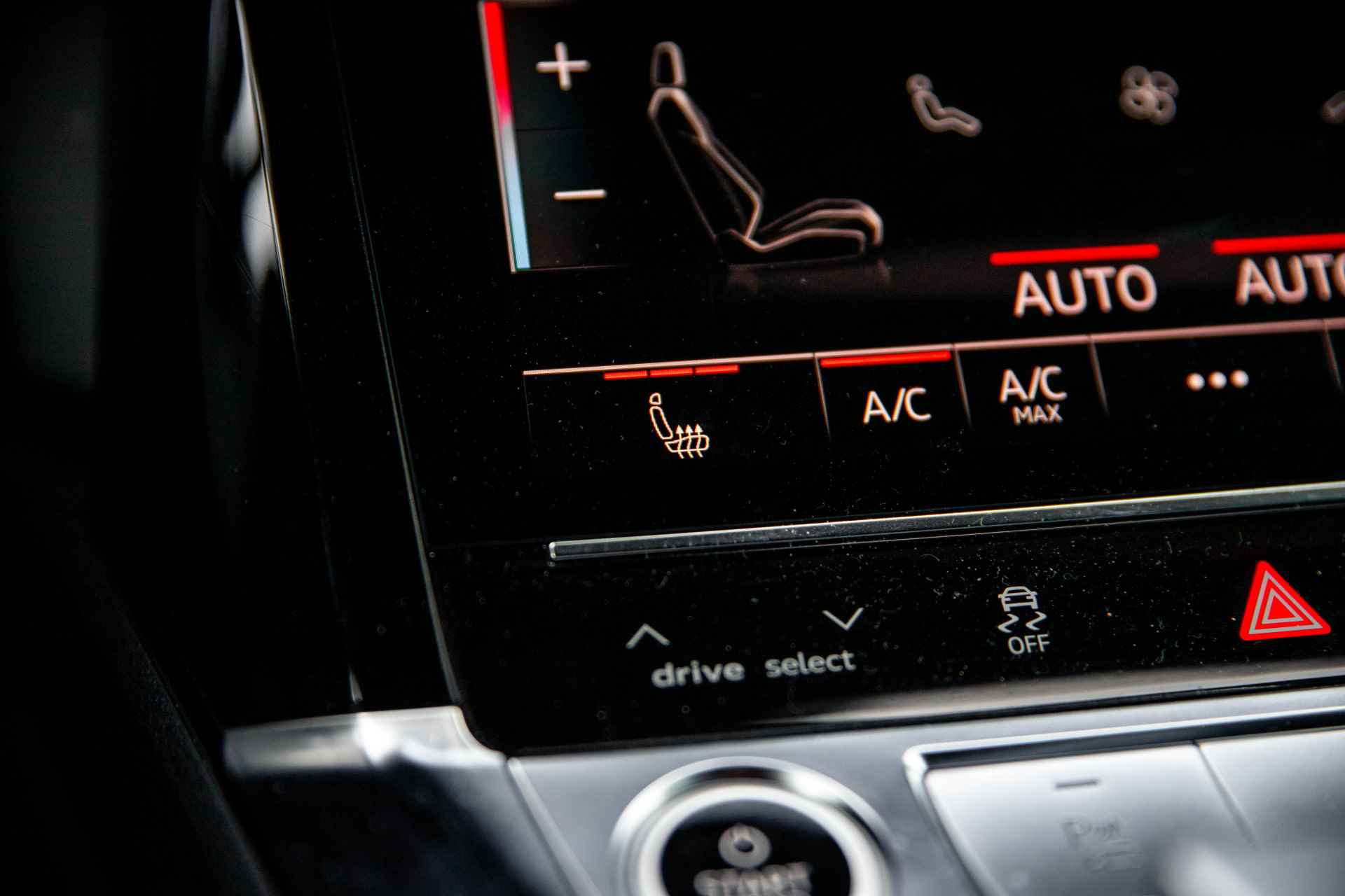Audi e-tron 55 quattro S edition 95 kWh | Luchtvering | Achteruitrijcamera | - 57/71