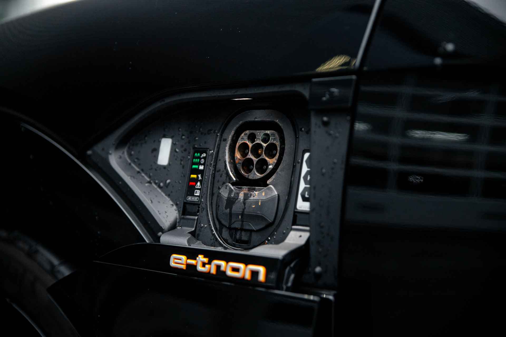 Audi e-tron 55 quattro S edition 95 kWh | Luchtvering | Achteruitrijcamera | - 71/71