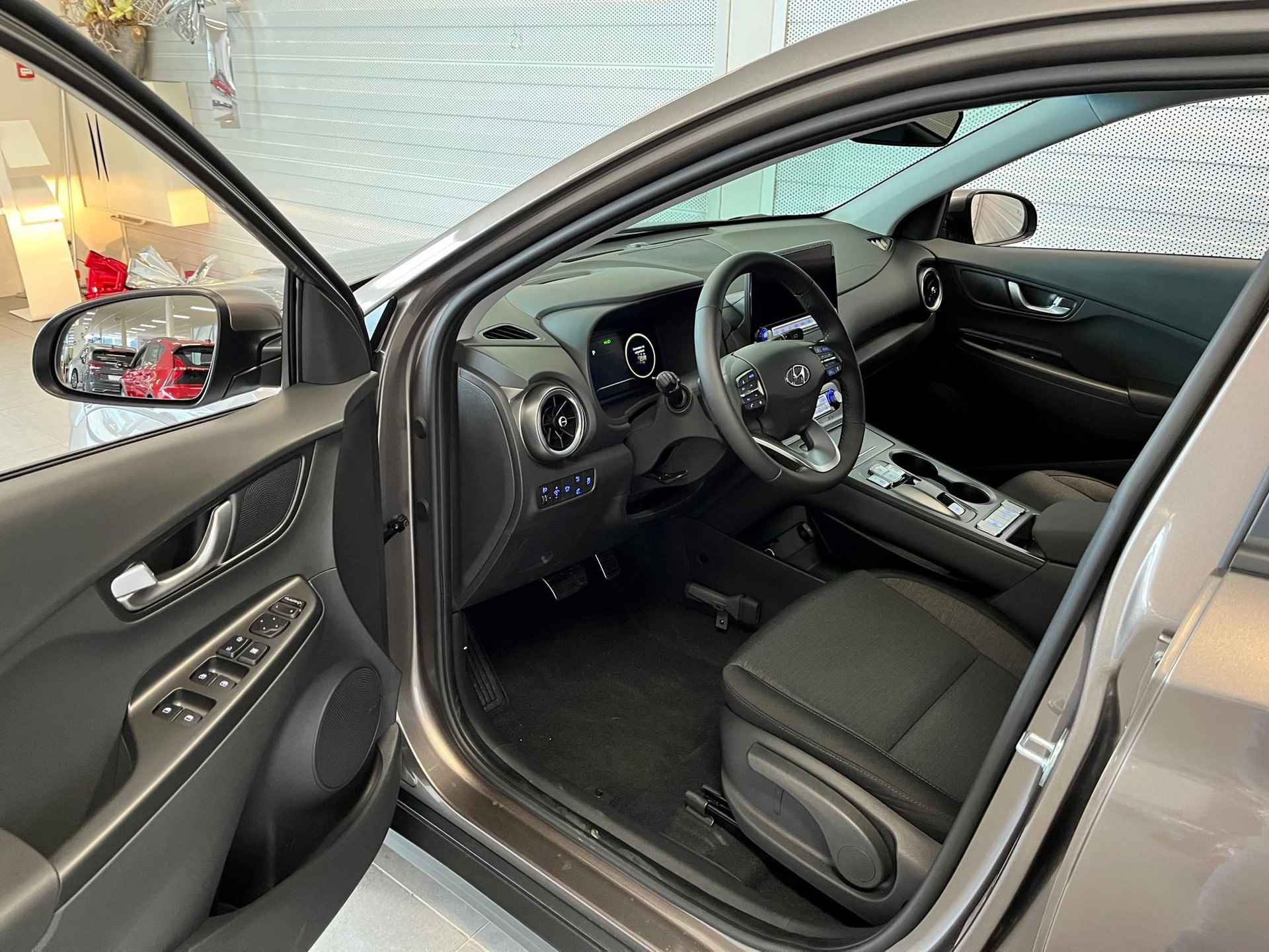 Hyundai Kona EV Fashion 39 kWh | DIRECT LEVERBAAR | SNEL RIJDEN | - 8/18