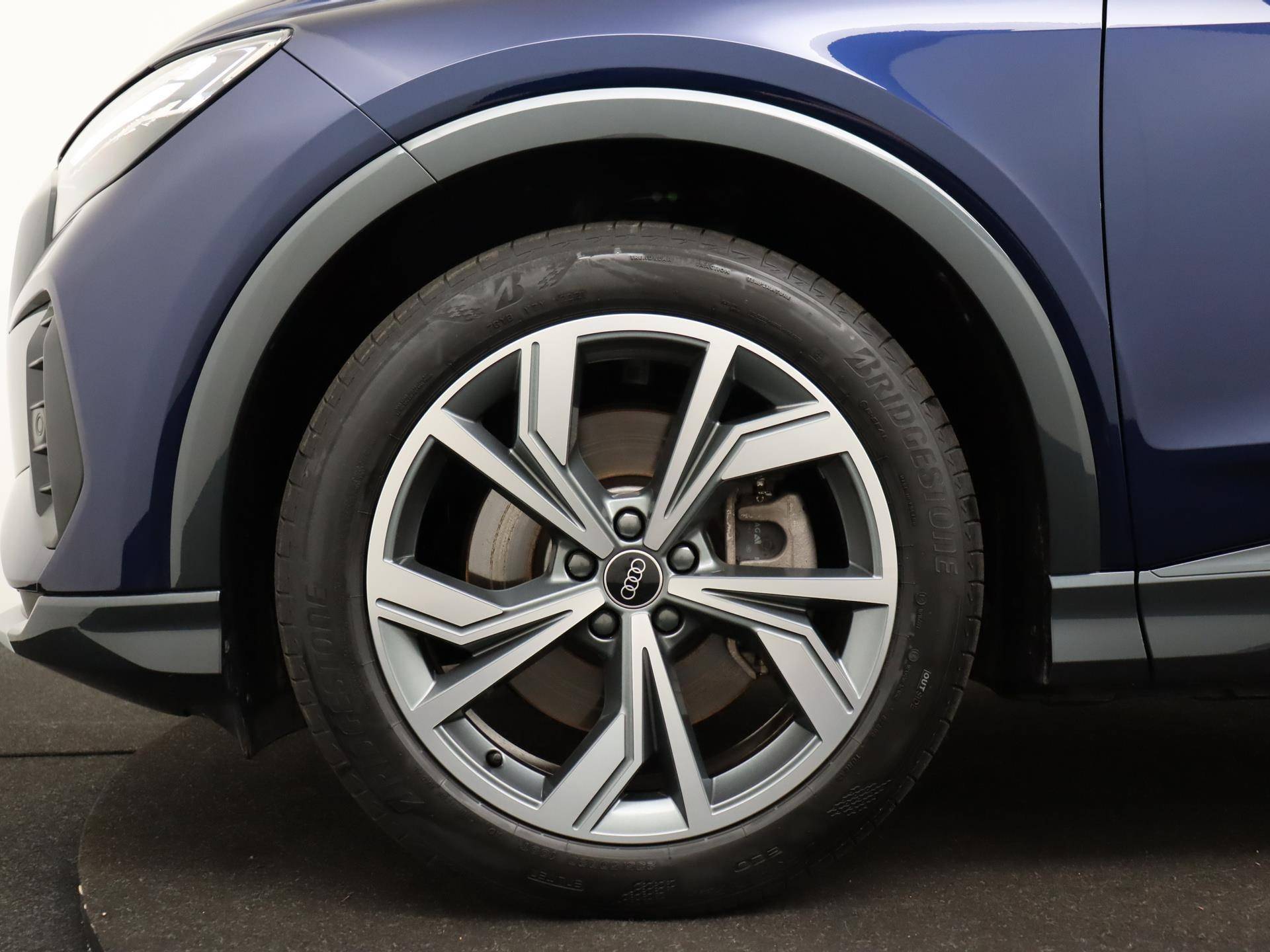 Audi Q4 Sportback e-tron 40 Advanced edition 77 kWh 204 PK | Demo | Navigatie | Camera | Parkeersensoren | Stoelverwarming | Dodehoek sensor | Adaptive cruise control  3-Zone Climate Control | LED | - 7/40