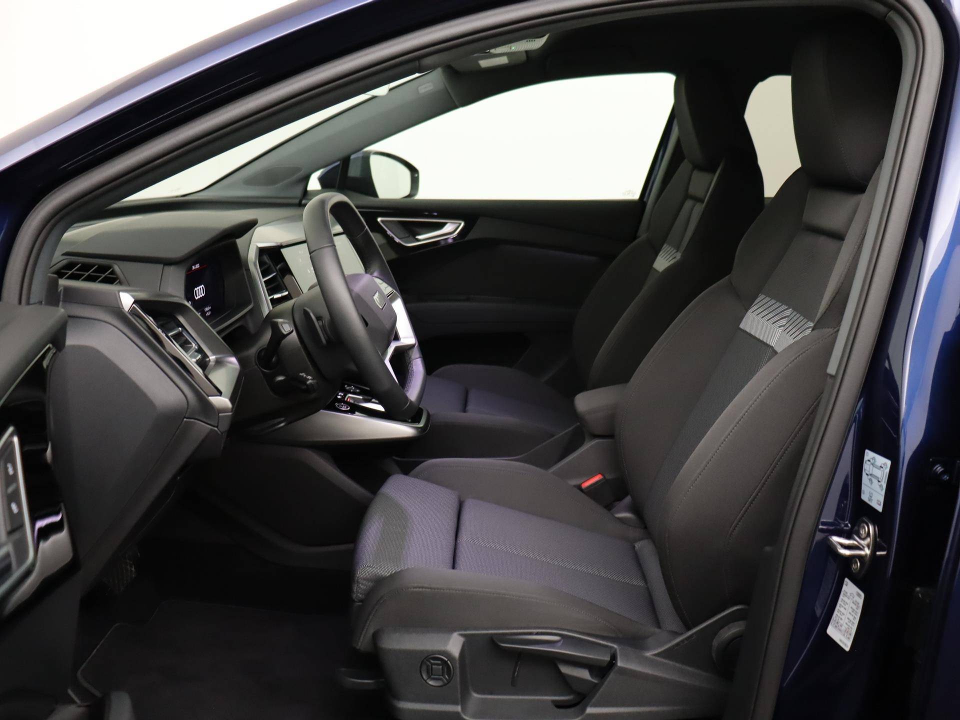 Audi Q4 Sportback e-tron 40 Advanced edition 77 kWh 204 PK | Demo | Navigatie | Camera | Parkeersensoren | Stoelverwarming | Dodehoek sensor | Adaptive cruise control  3-Zone Climate Control | LED | - 12/40