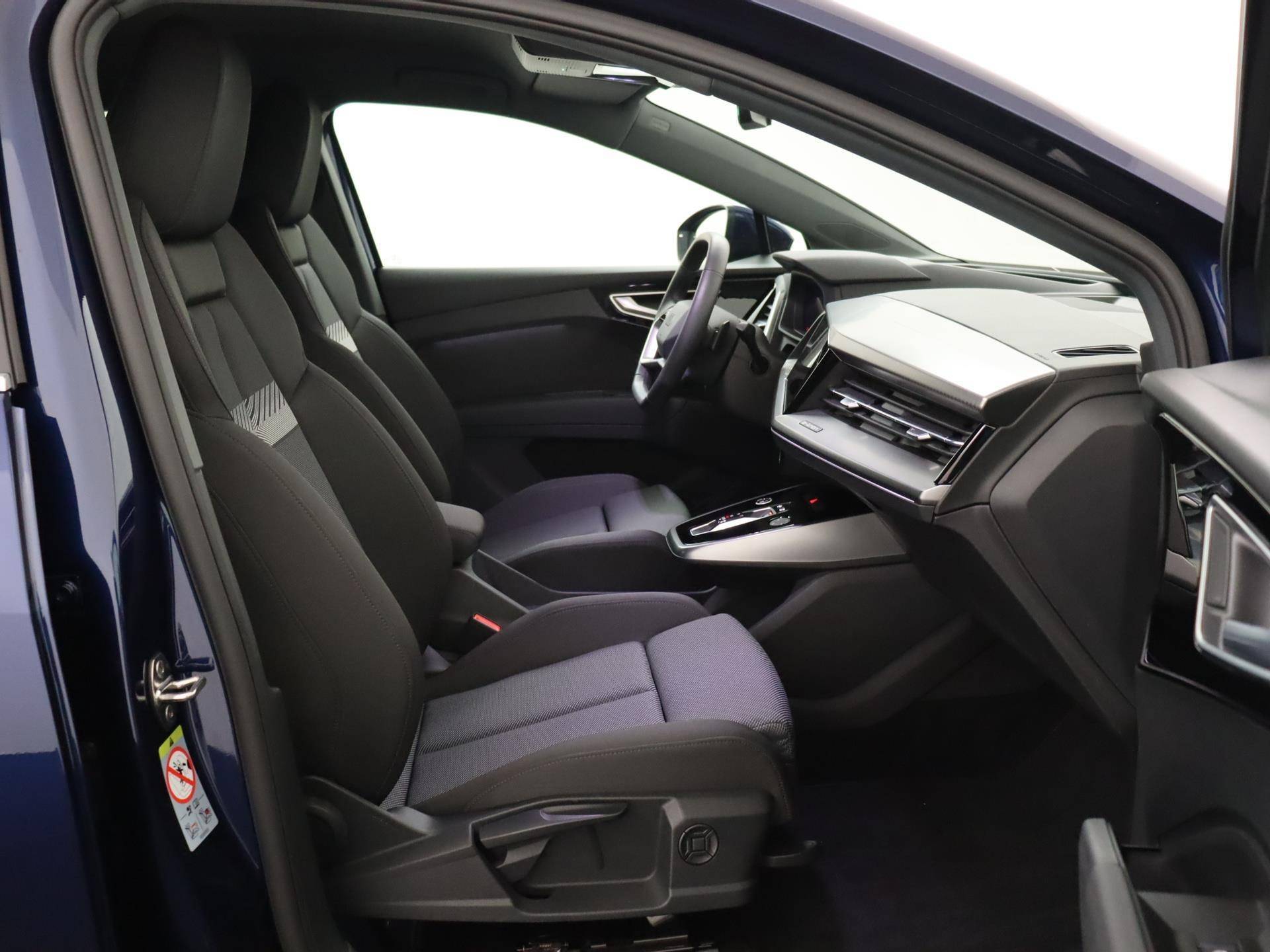Audi Q4 Sportback e-tron 40 Advanced edition 77 kWh 204 PK | Demo | Navigatie | Camera | Parkeersensoren | Stoelverwarming | Dodehoek sensor | Adaptive cruise control  3-Zone Climate Control | LED | - 13/40