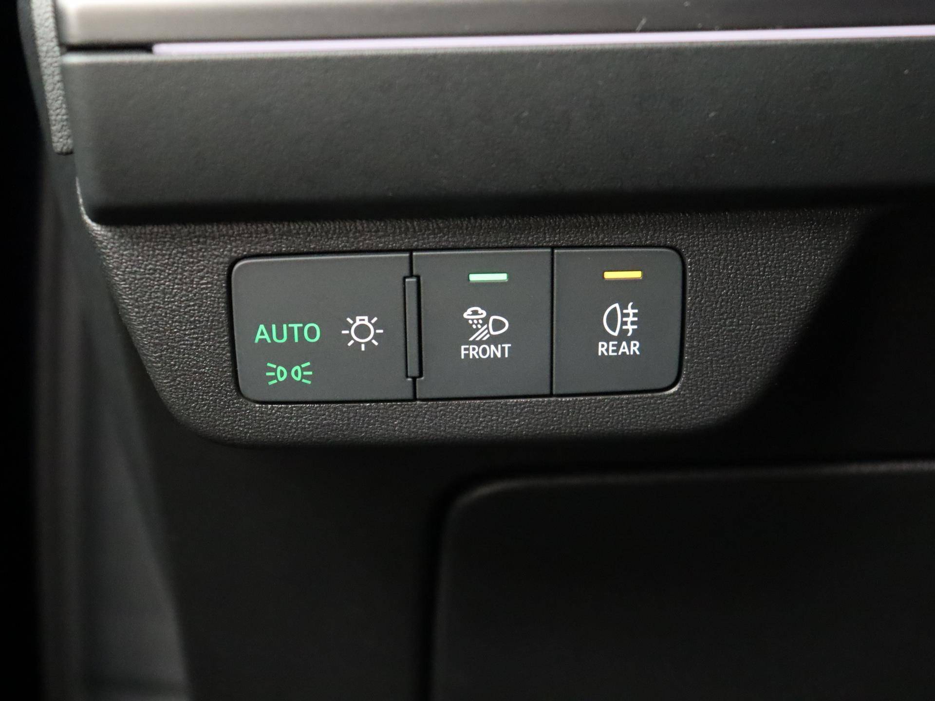 Audi Q4 Sportback e-tron 40 Advanced edition 77 kWh 204 PK | Demo | Navigatie | Camera | Parkeersensoren | Stoelverwarming | Dodehoek sensor | Adaptive cruise control  3-Zone Climate Control | LED | - 21/40