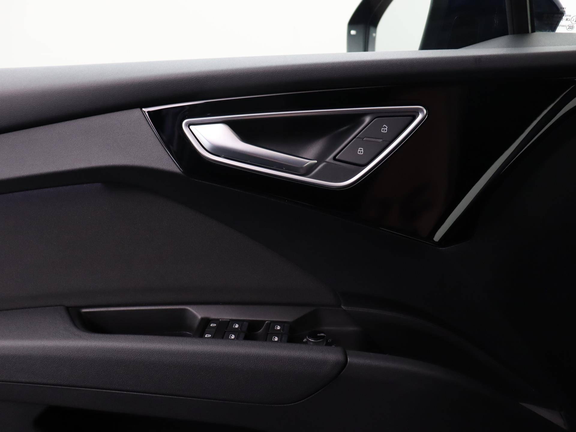 Audi Q4 Sportback e-tron 40 Advanced edition 77 kWh 204 PK | Demo | Navigatie | Camera | Parkeersensoren | Stoelverwarming | Dodehoek sensor | Adaptive cruise control  3-Zone Climate Control | LED | - 22/40