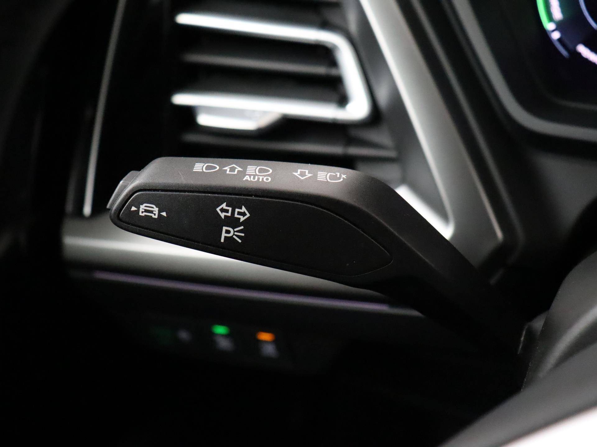 Audi Q4 Sportback e-tron 40 Advanced edition 77 kWh 204 PK | Demo | Navigatie | Camera | Parkeersensoren | Stoelverwarming | Dodehoek sensor | Adaptive cruise control  3-Zone Climate Control | LED | - 25/40