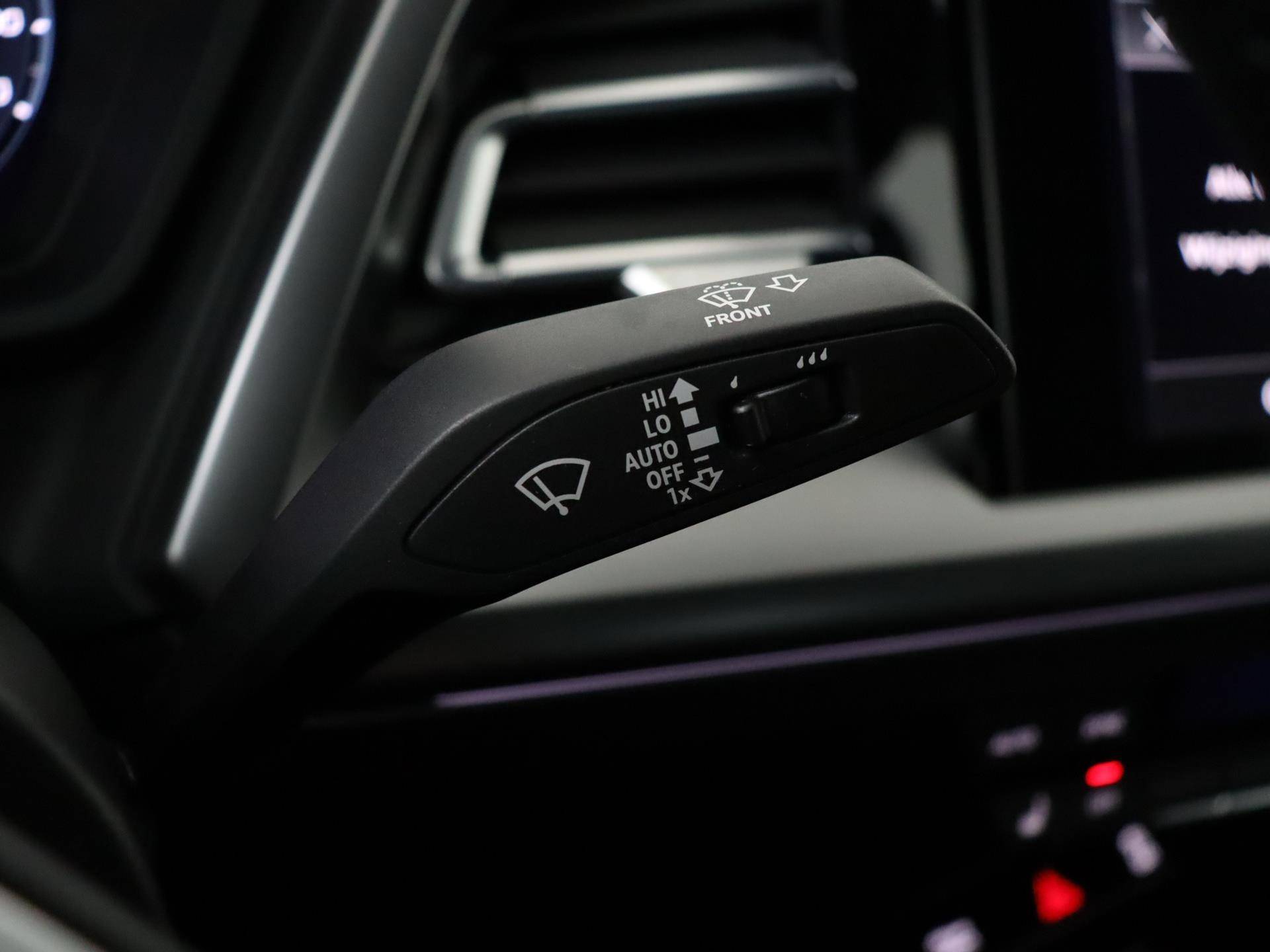 Audi Q4 Sportback e-tron 40 Advanced edition 77 kWh 204 PK | Demo | Navigatie | Camera | Parkeersensoren | Stoelverwarming | Dodehoek sensor | Adaptive cruise control  3-Zone Climate Control | LED | - 26/40