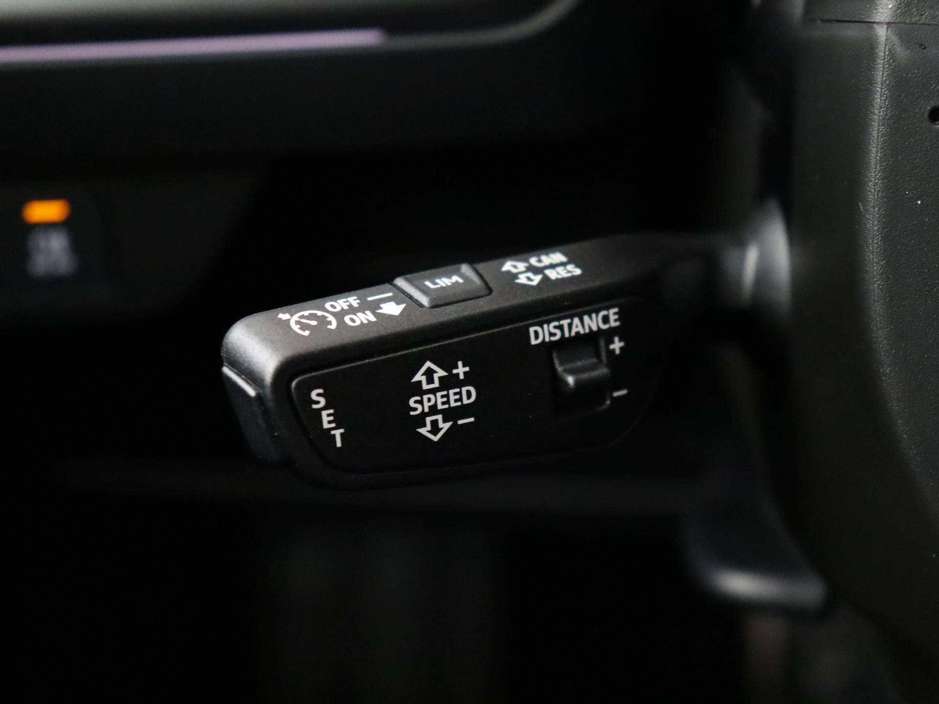 Audi Q4 Sportback e-tron 40 Advanced edition 77 kWh 204 PK | Demo | Navigatie | Camera | Parkeersensoren | Stoelverwarming | Dodehoek sensor | Adaptive cruise control  3-Zone Climate Control | LED | - 27/40