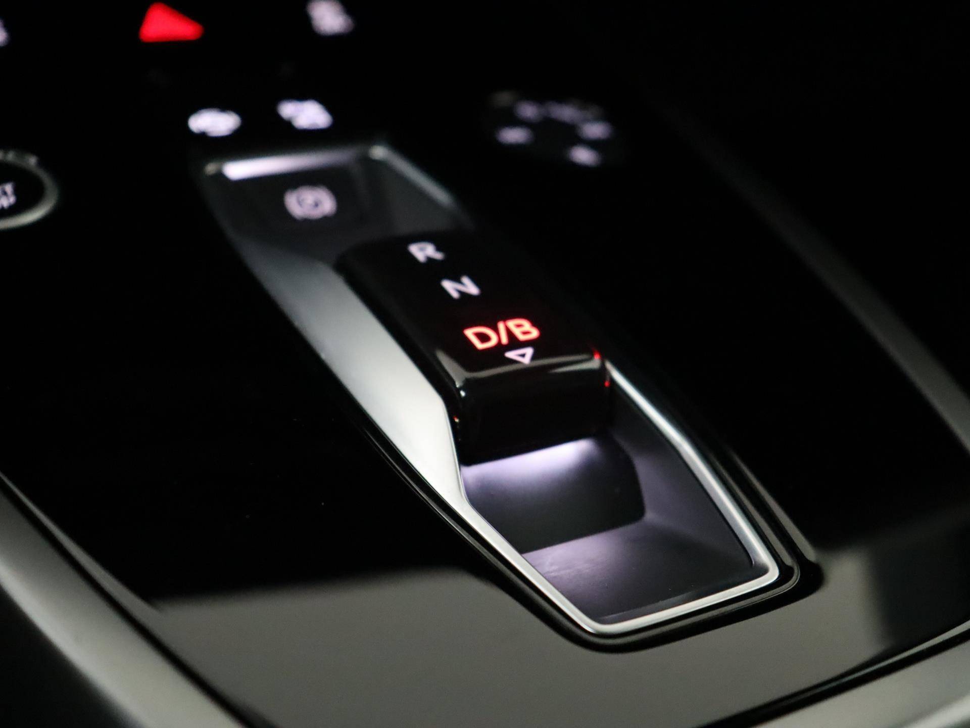 Audi Q4 Sportback e-tron 40 Advanced edition 77 kWh 204 PK | Demo | Navigatie | Camera | Parkeersensoren | Stoelverwarming | Dodehoek sensor | Adaptive cruise control  3-Zone Climate Control | LED | - 29/40