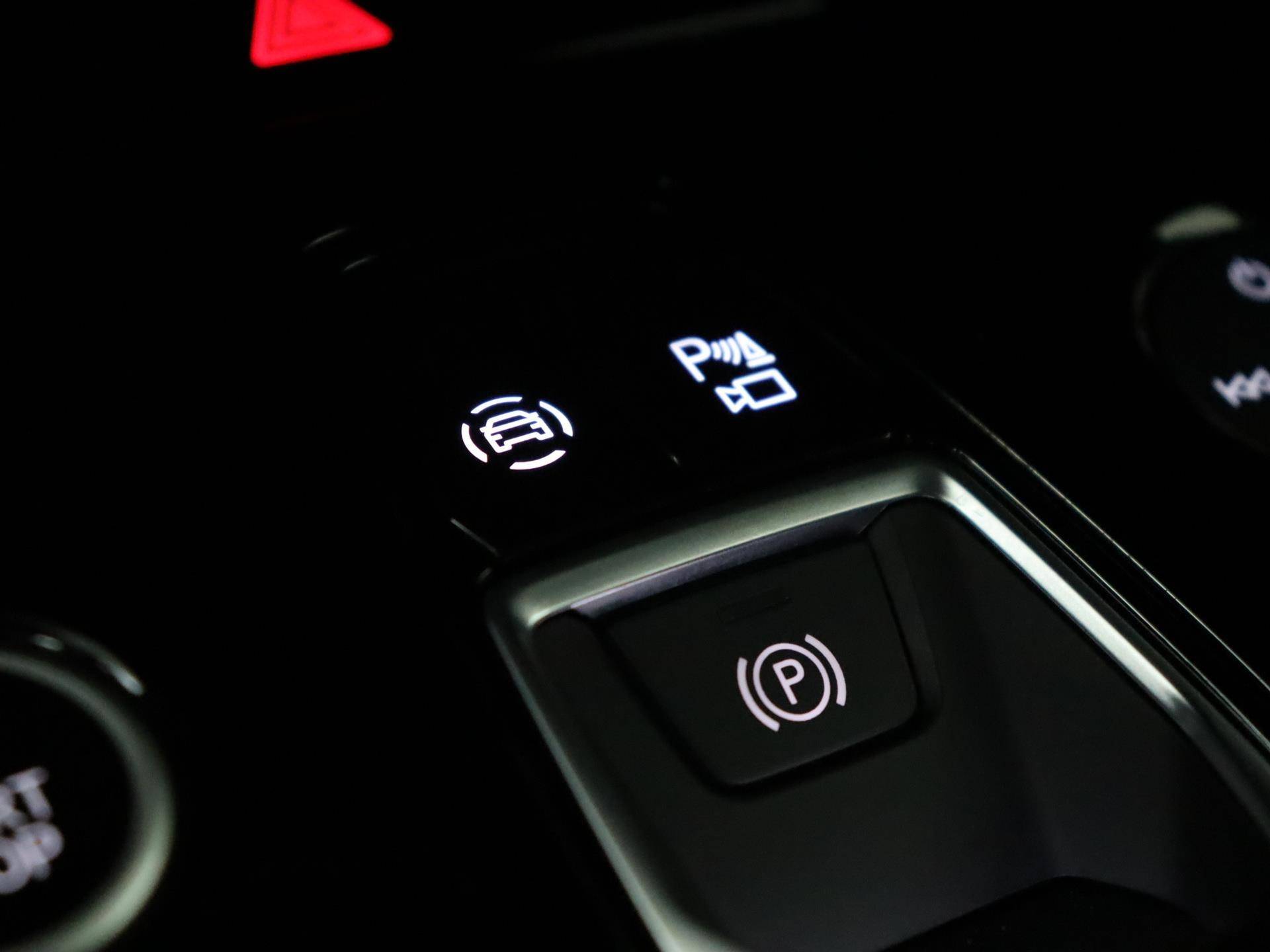 Audi Q4 Sportback e-tron 40 Advanced edition 77 kWh 204 PK | Demo | Navigatie | Camera | Parkeersensoren | Stoelverwarming | Dodehoek sensor | Adaptive cruise control  3-Zone Climate Control | LED | - 31/40