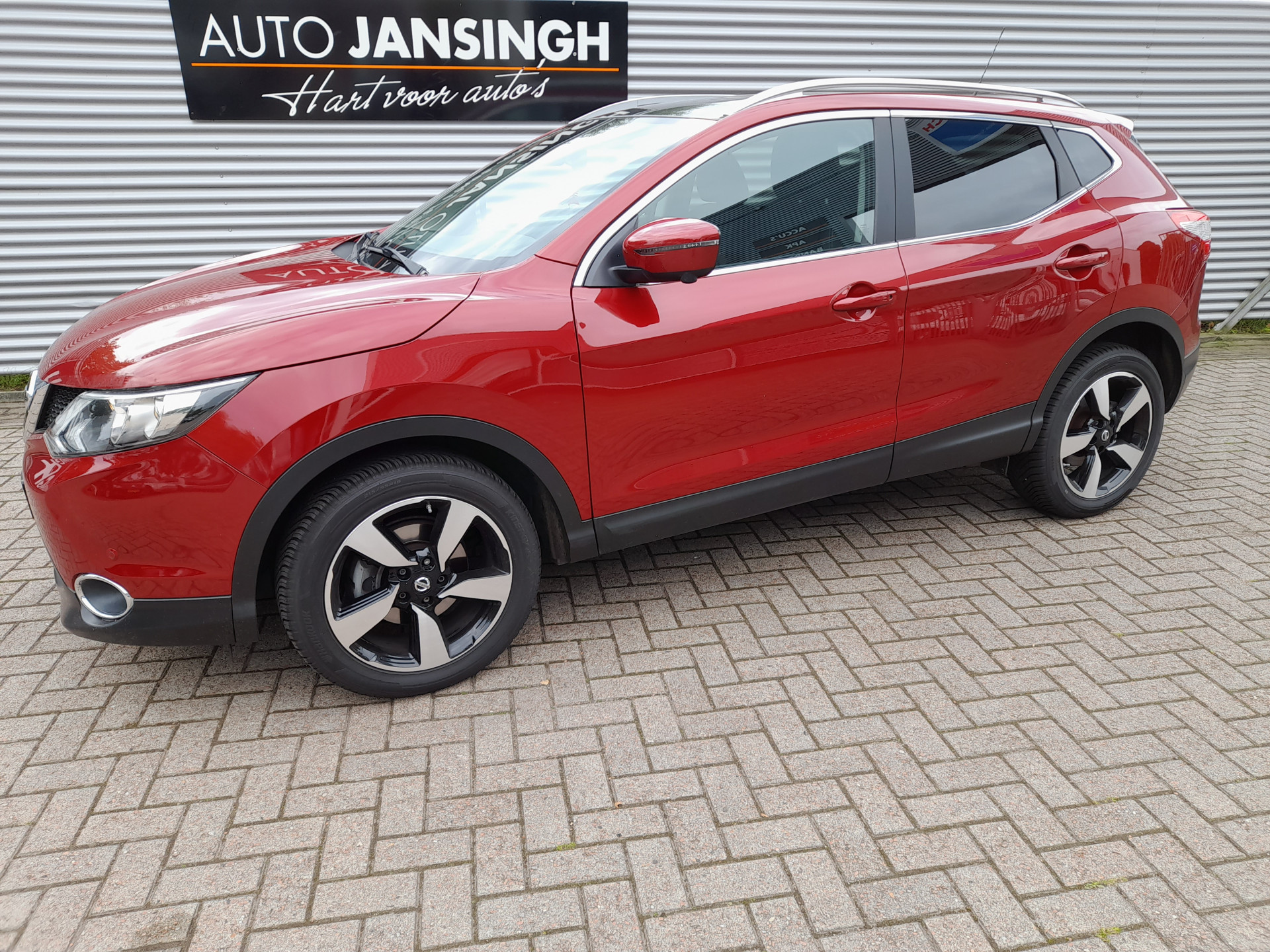 Nissan QASHQAI 1.2 N-Connecta met automaat en panoramadak!! | Clima | Cruise | LM Velgen | Camera | Lage km stand! | RIJKLAARPRIJS INCL 12 MAANDEN GARANTIE EN BEURT